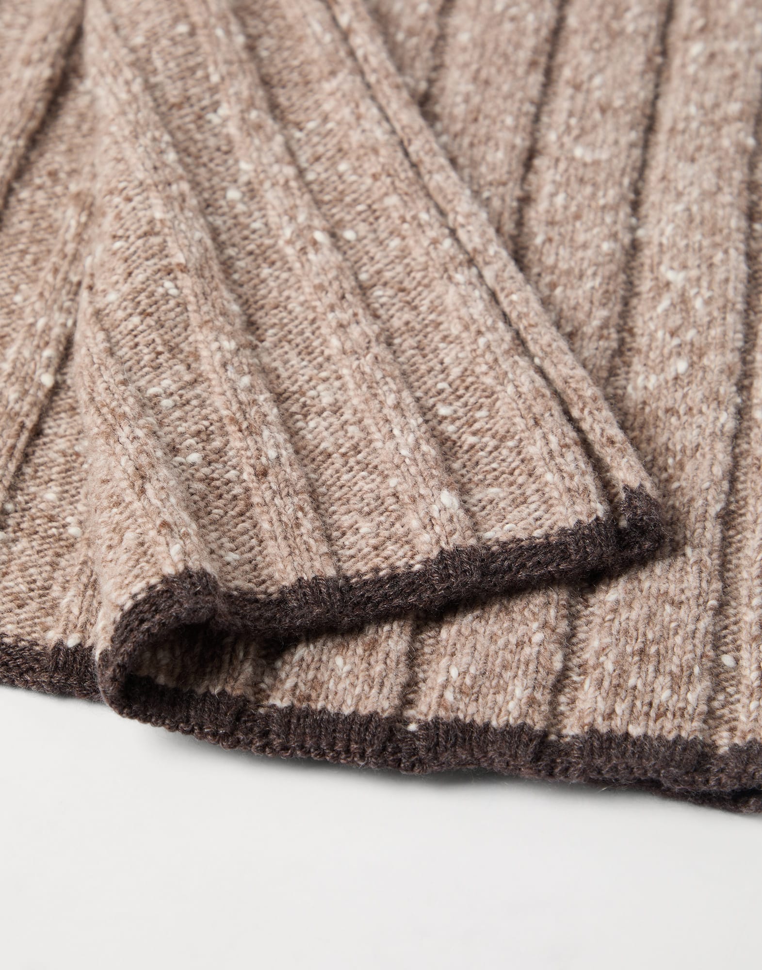 Solid Color - Detail view - View Full Screen