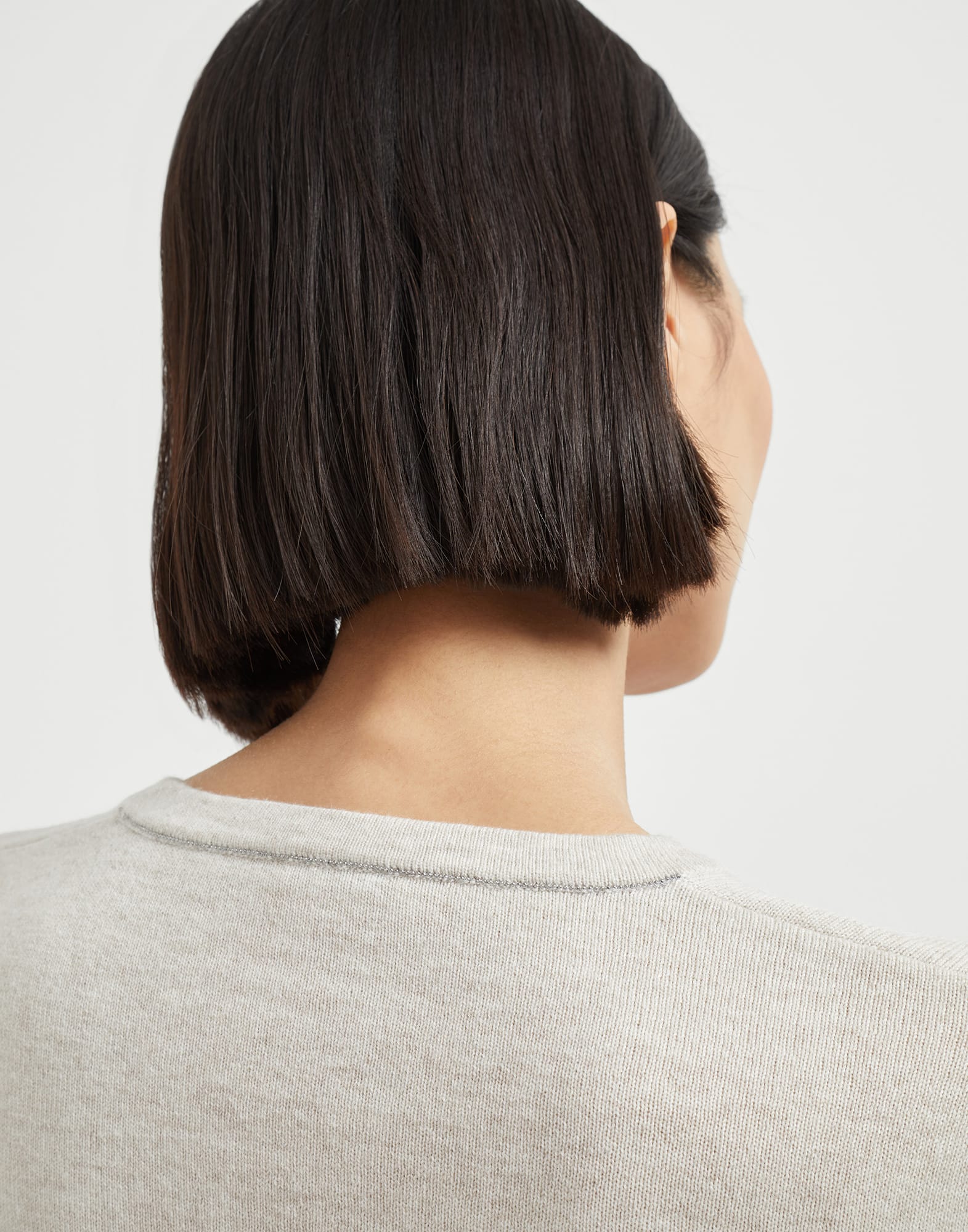 V-neck - Detail view - View Full Screen