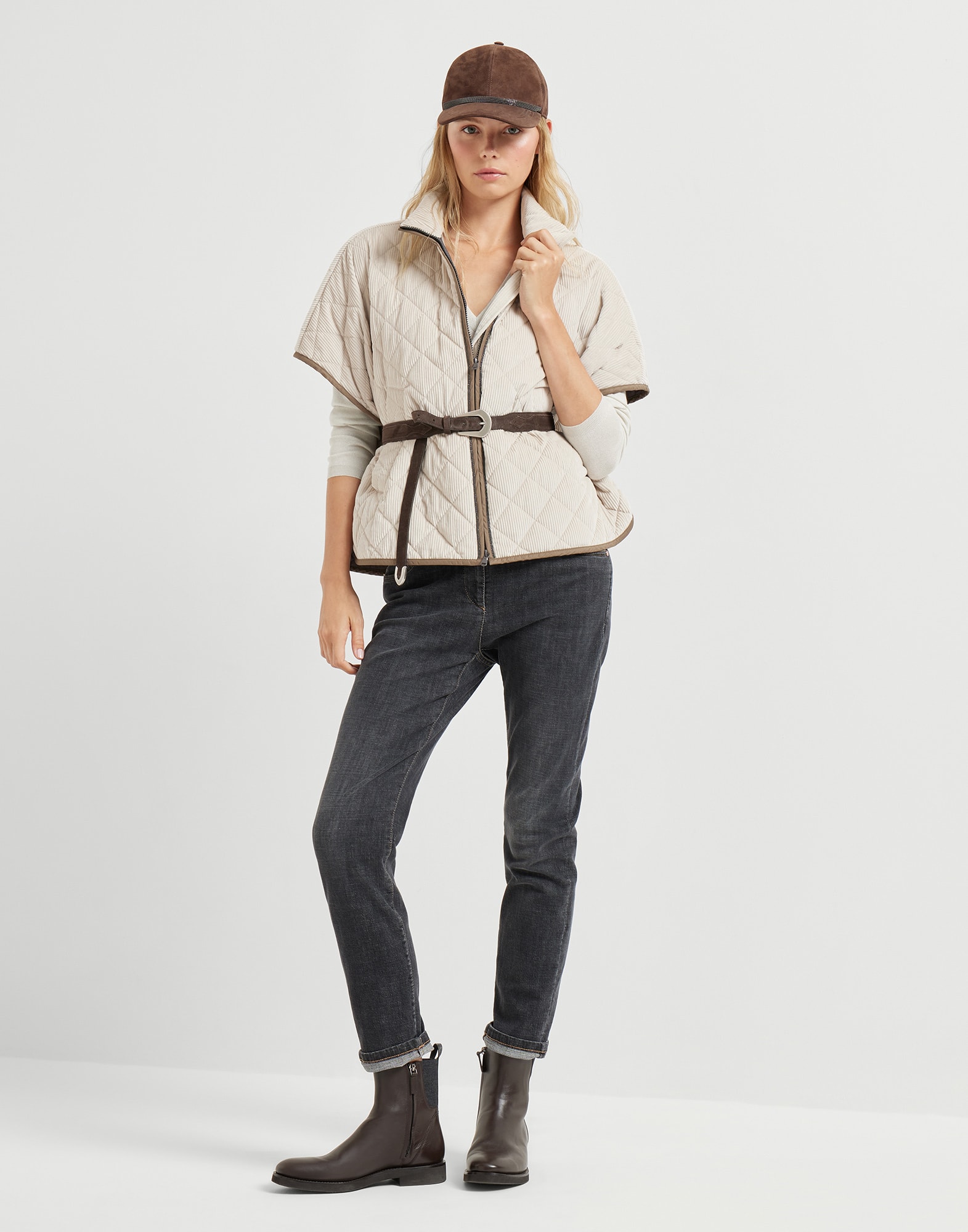 V-neck - Full look - View Full Screen