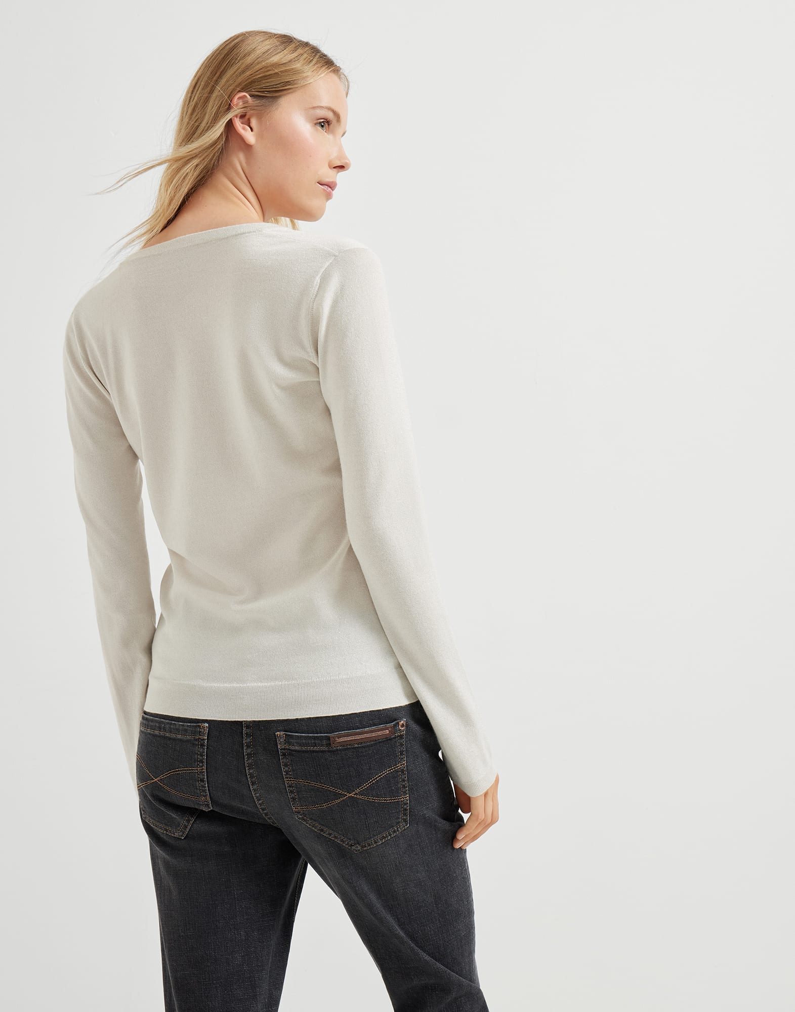 V-neck - Back view - View Full Screen