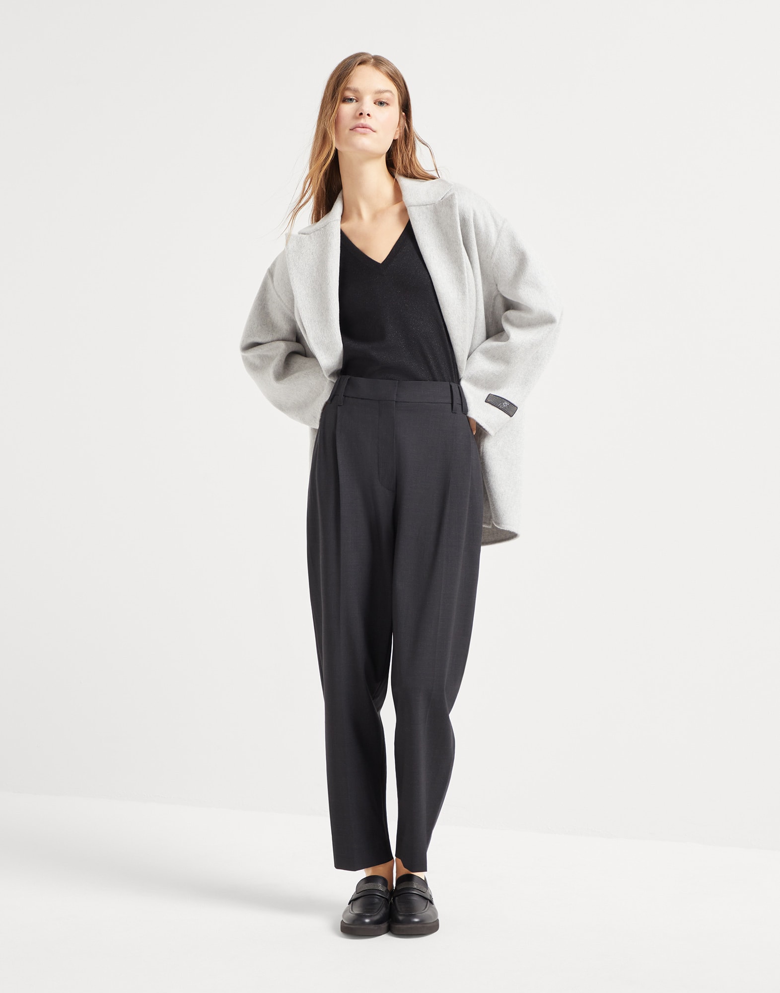 V-neck - Full look - View Full Screen