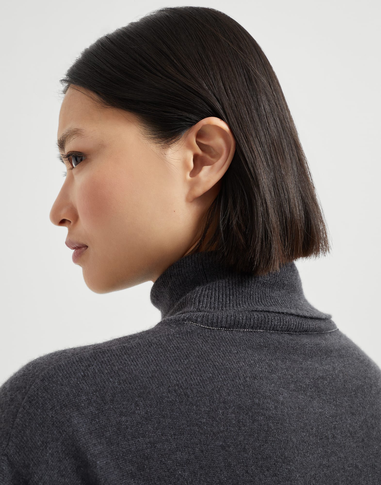 Высокий воротник - Детальный вид - Посмотреть во весь экран