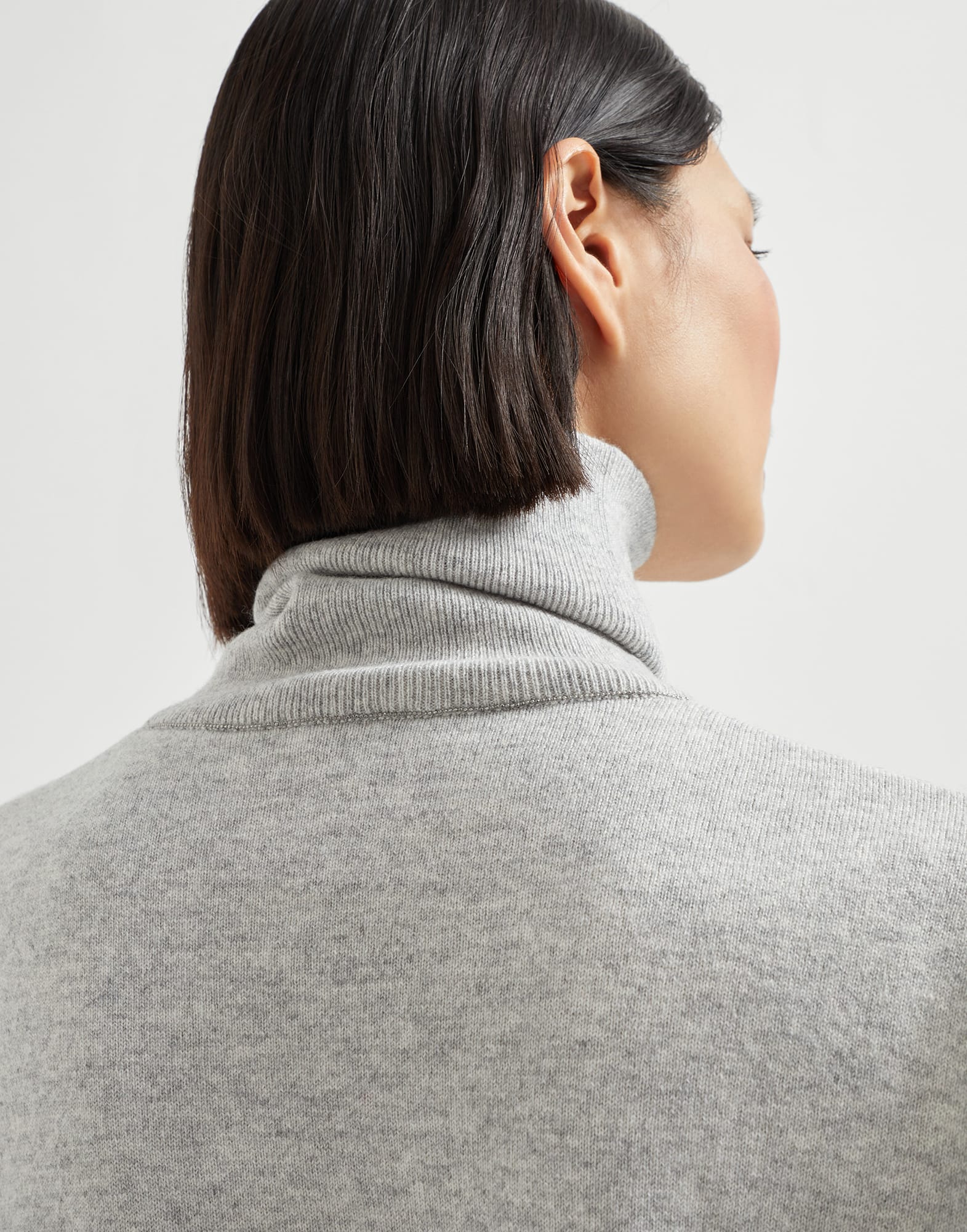 Высокий воротник - Детальный вид - Посмотреть во весь экран