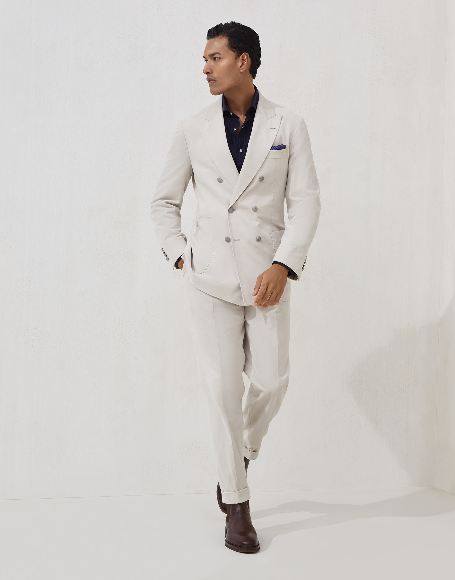 252MOUTFIT30 image number 0