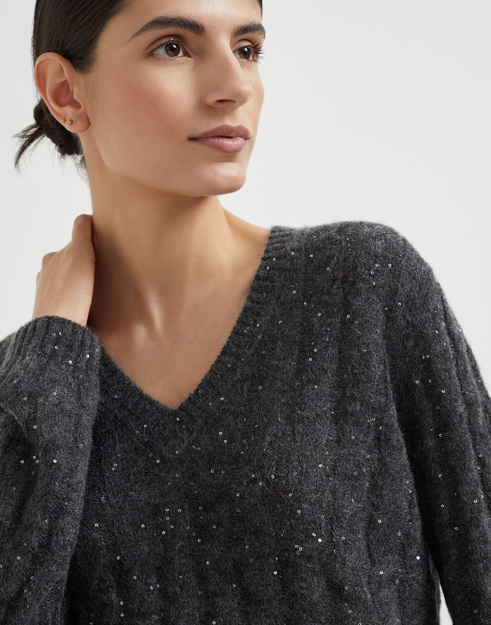 V-образный вырез - Детальный вид - Посмотреть во весь экран