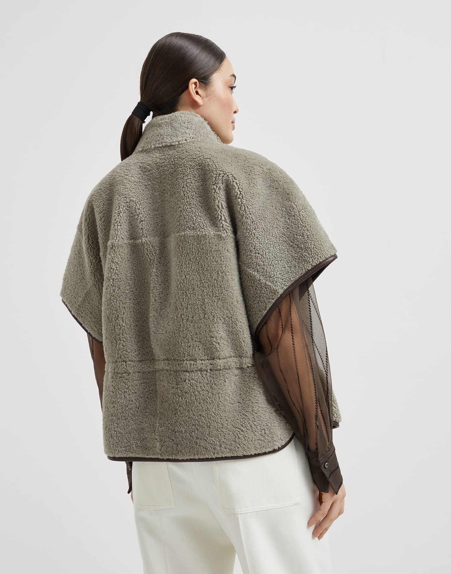 Изделие из кожи - Вид сзади - Посмотреть во весь экран