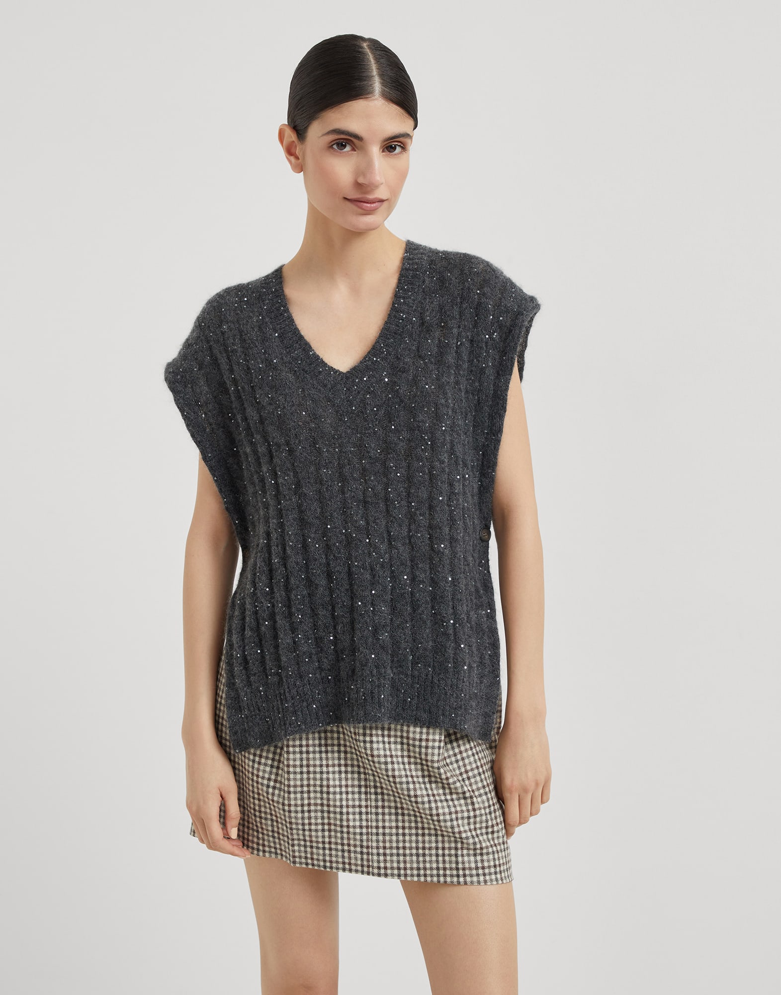 V-neck - Front view - View Full Screen