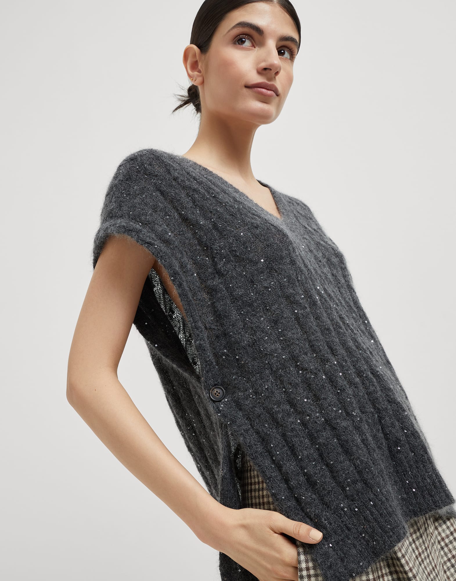 V-neck - Detail view - View Full Screen