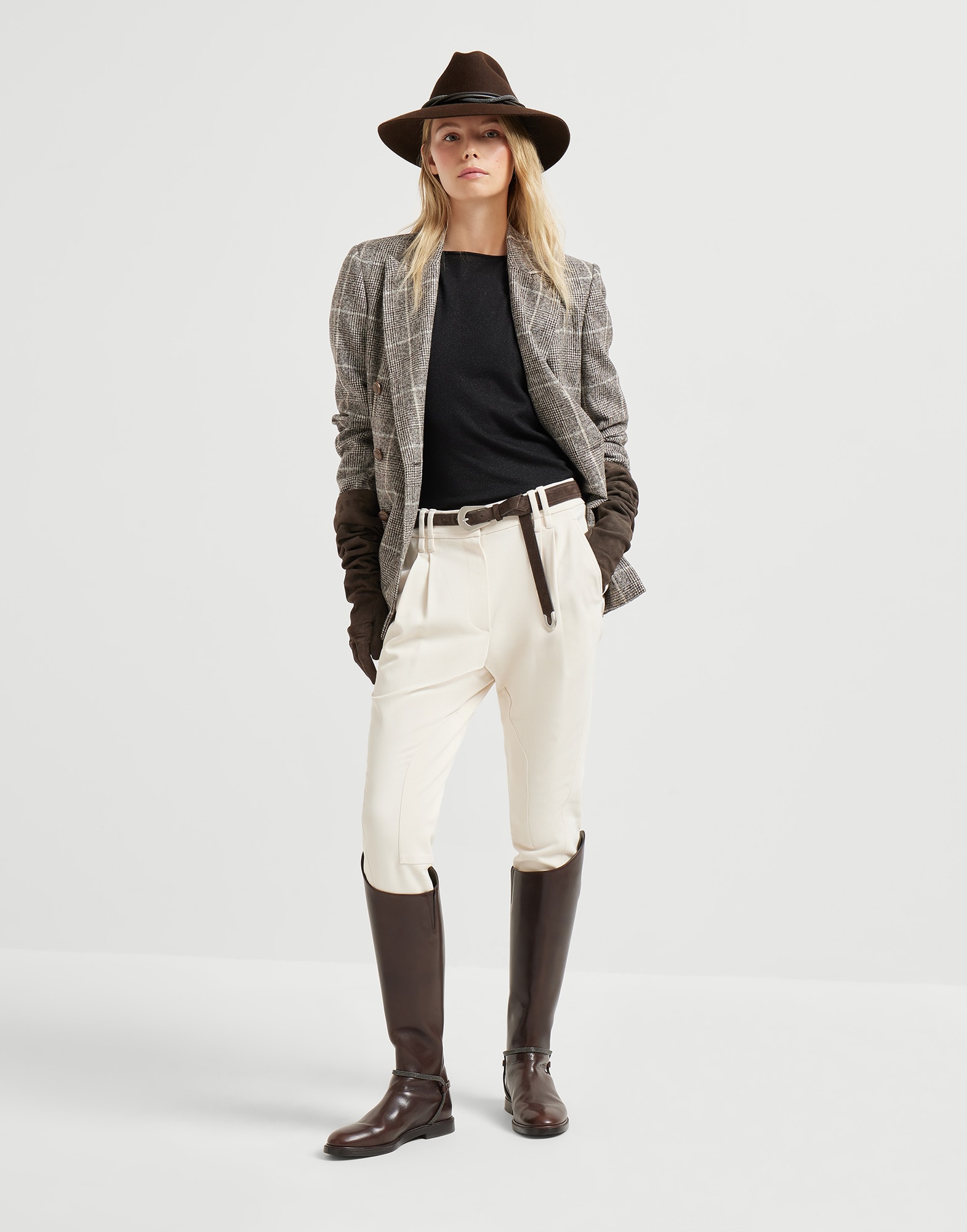 宽领口 - 全身视角 - 正面观看 - 全屏观看