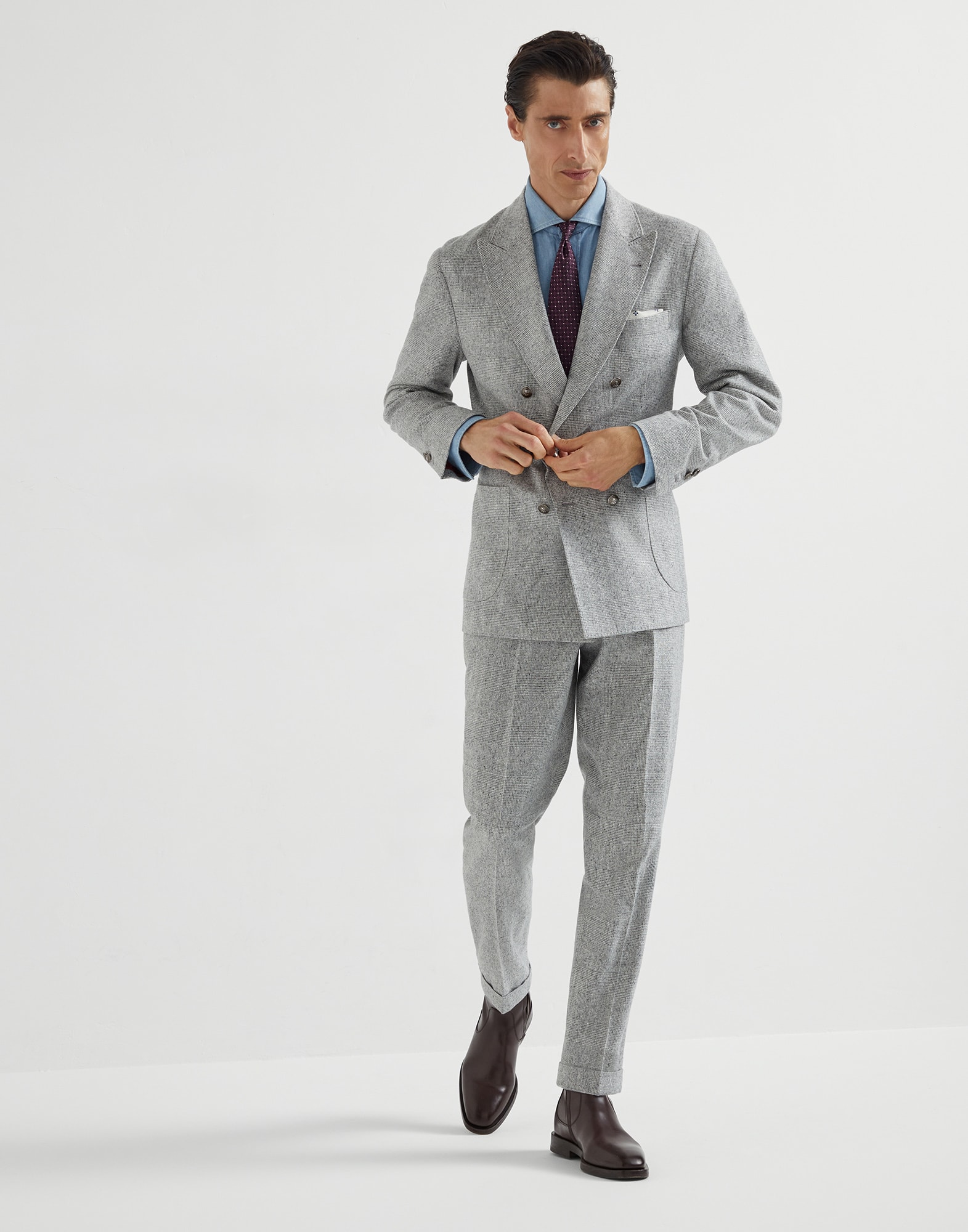 Suit - Full look - View Full Screen