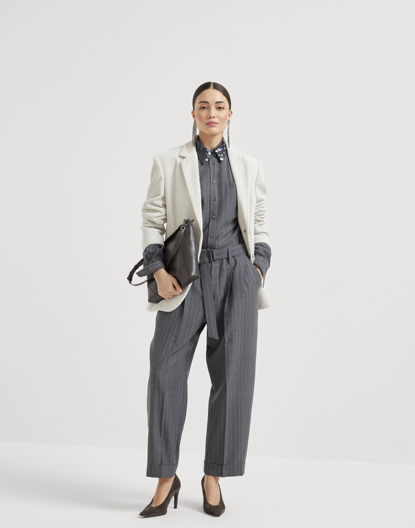 252WOUTFITEXTRA5B image number 0