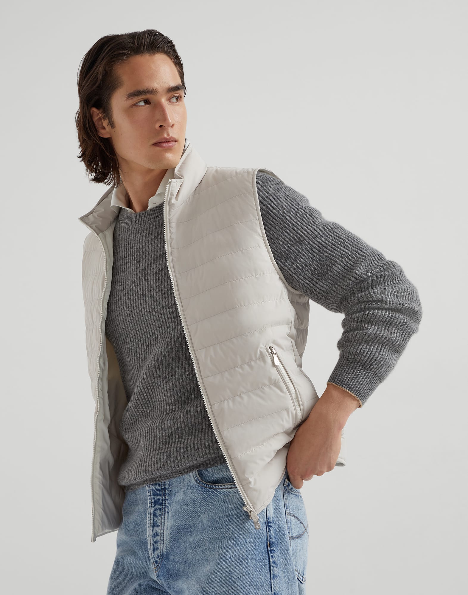 羽绒背心 - 小编视角 - 正面观看 - 全屏观看