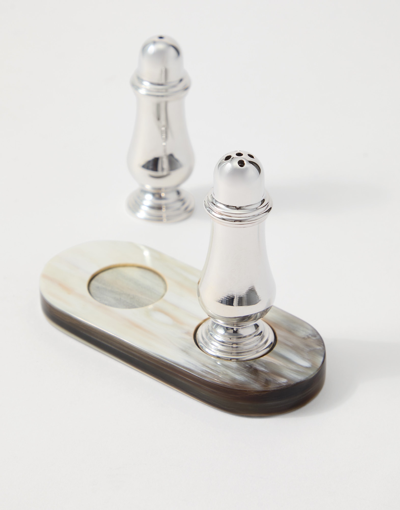 Table Accessories - Detail view - View Full Screen