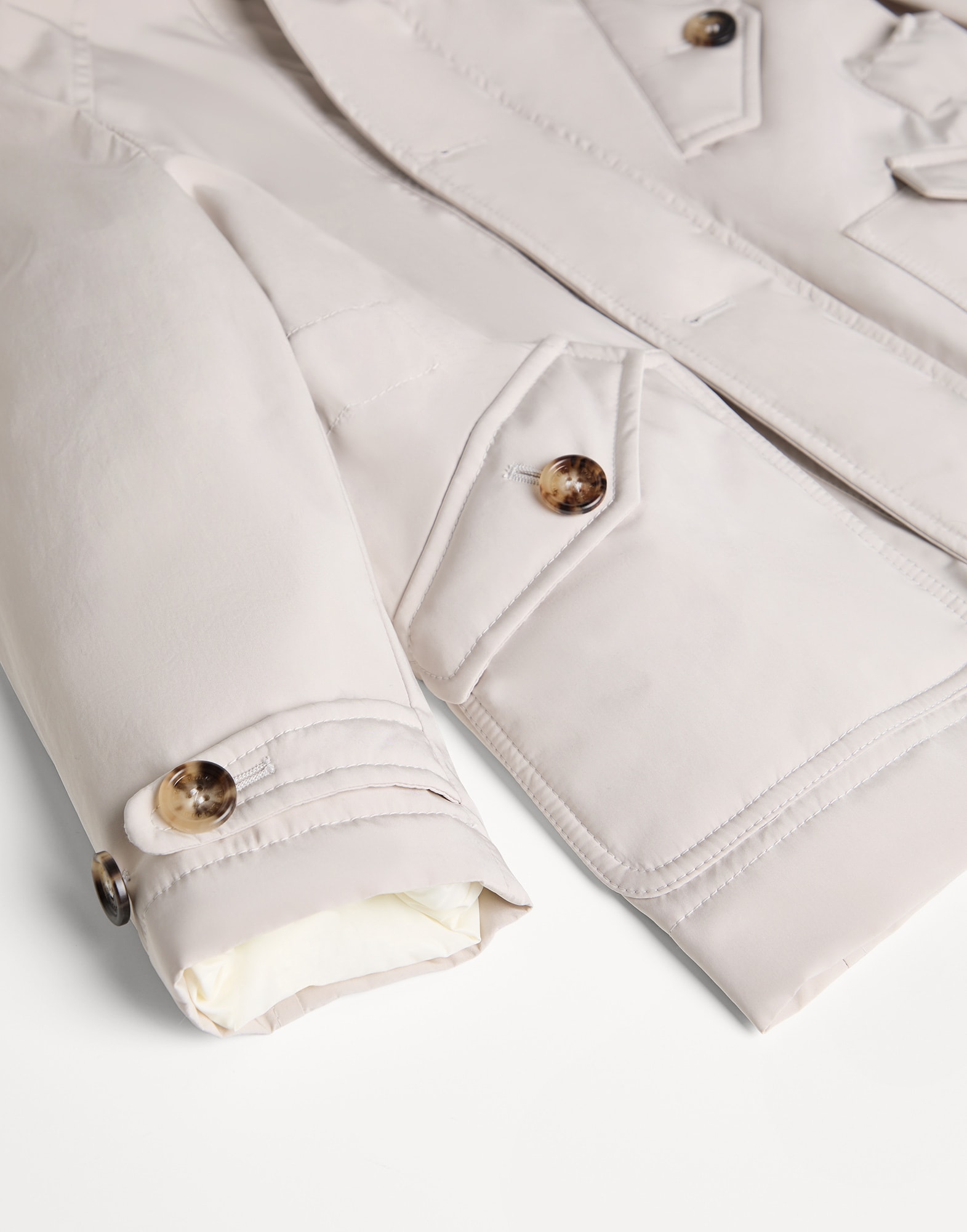 Outerwear - Vista de detalle - Ver pantalla completa