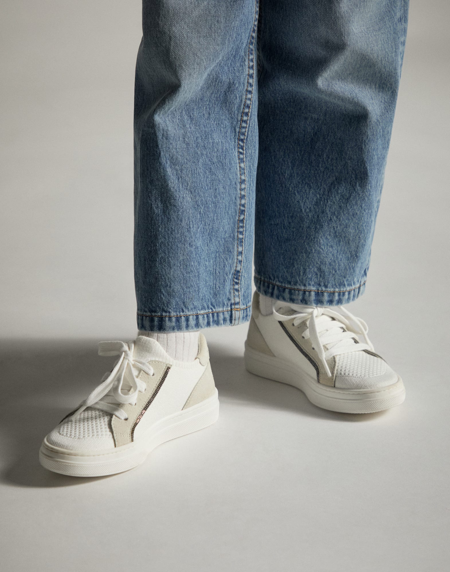 スニーカー - エディトリアル - 全画面表示