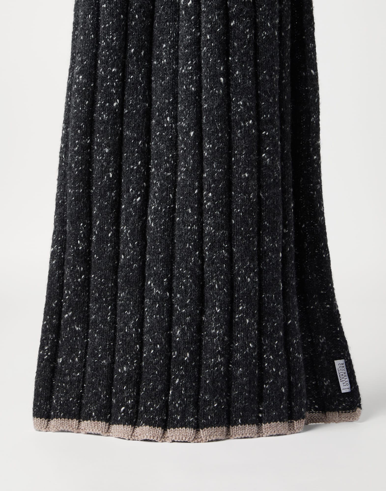 Однотонные - Вид спереди - Посмотреть во весь экран