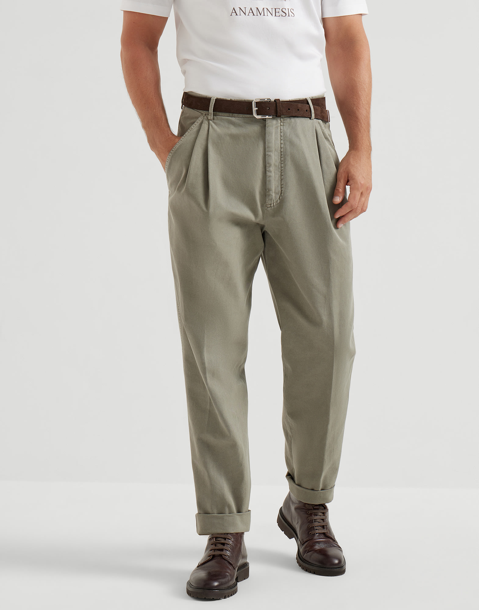 Pantalón con Pinzas - Vista frontal - Ver pantalla completa