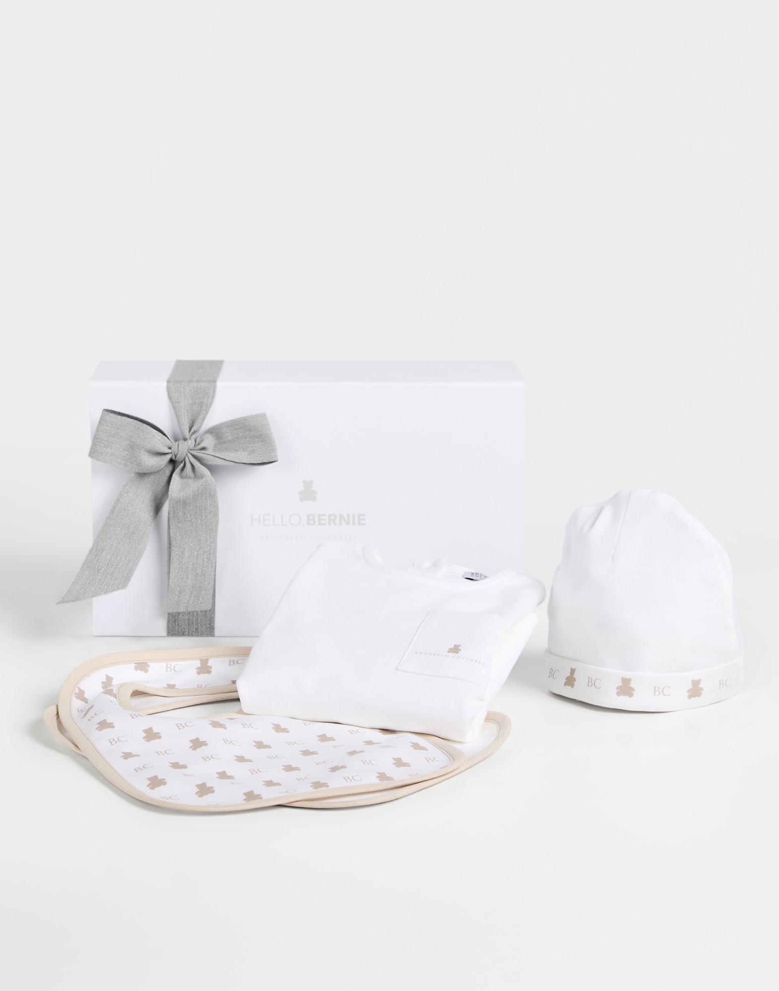 礼品套装 - 全身视角 - 正面观看 - 全屏观看