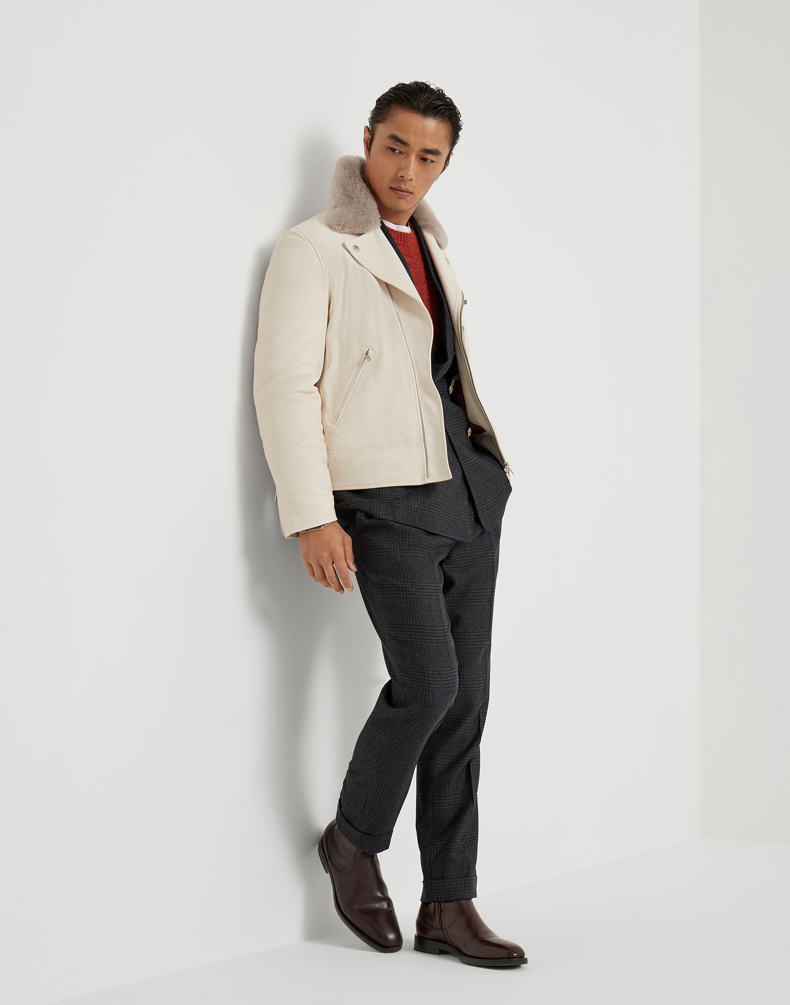 Pantalon à Pinces - Vue tenue complète - Afficher en plein écran