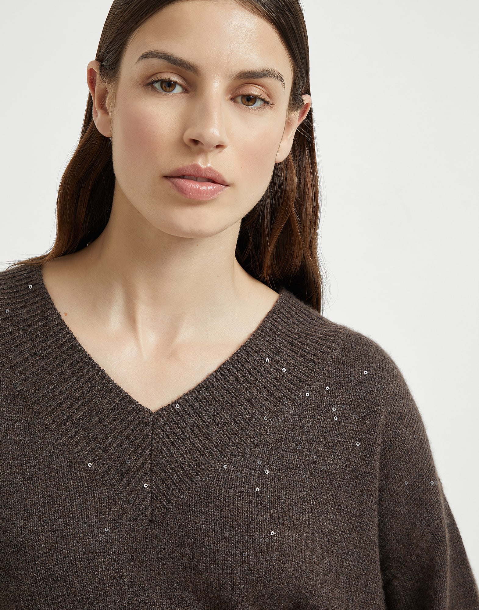 V-neck - Detail view - View Full Screen