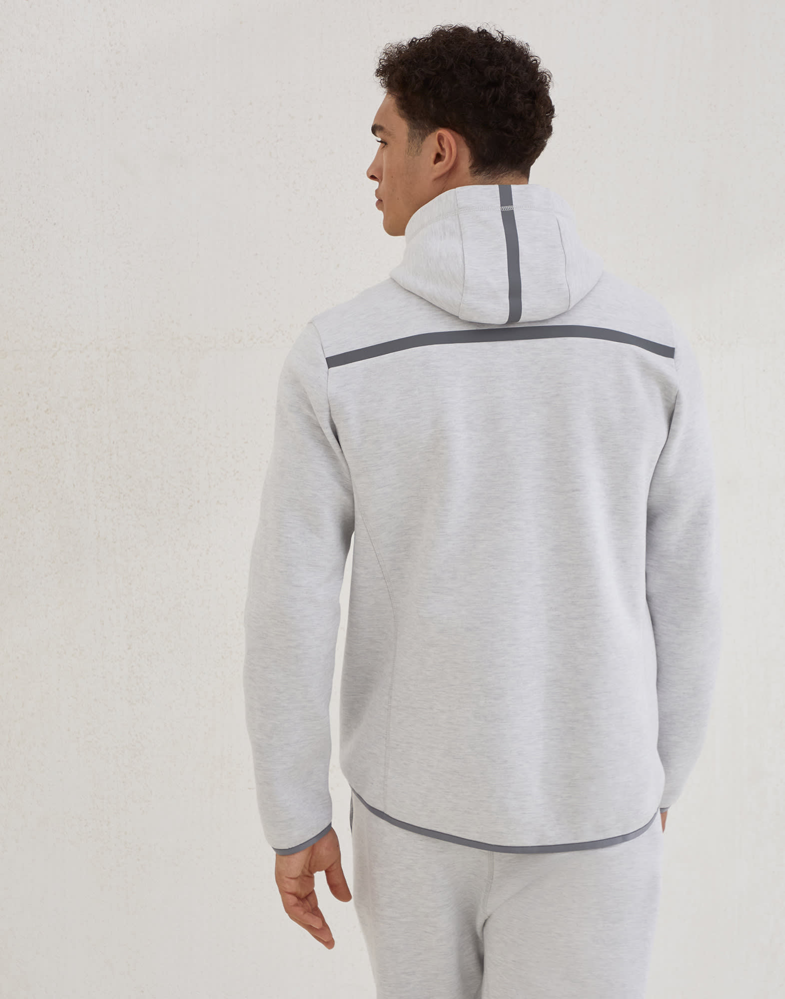 运动衫 - 背面视角 - 正面观看 - 全屏观看