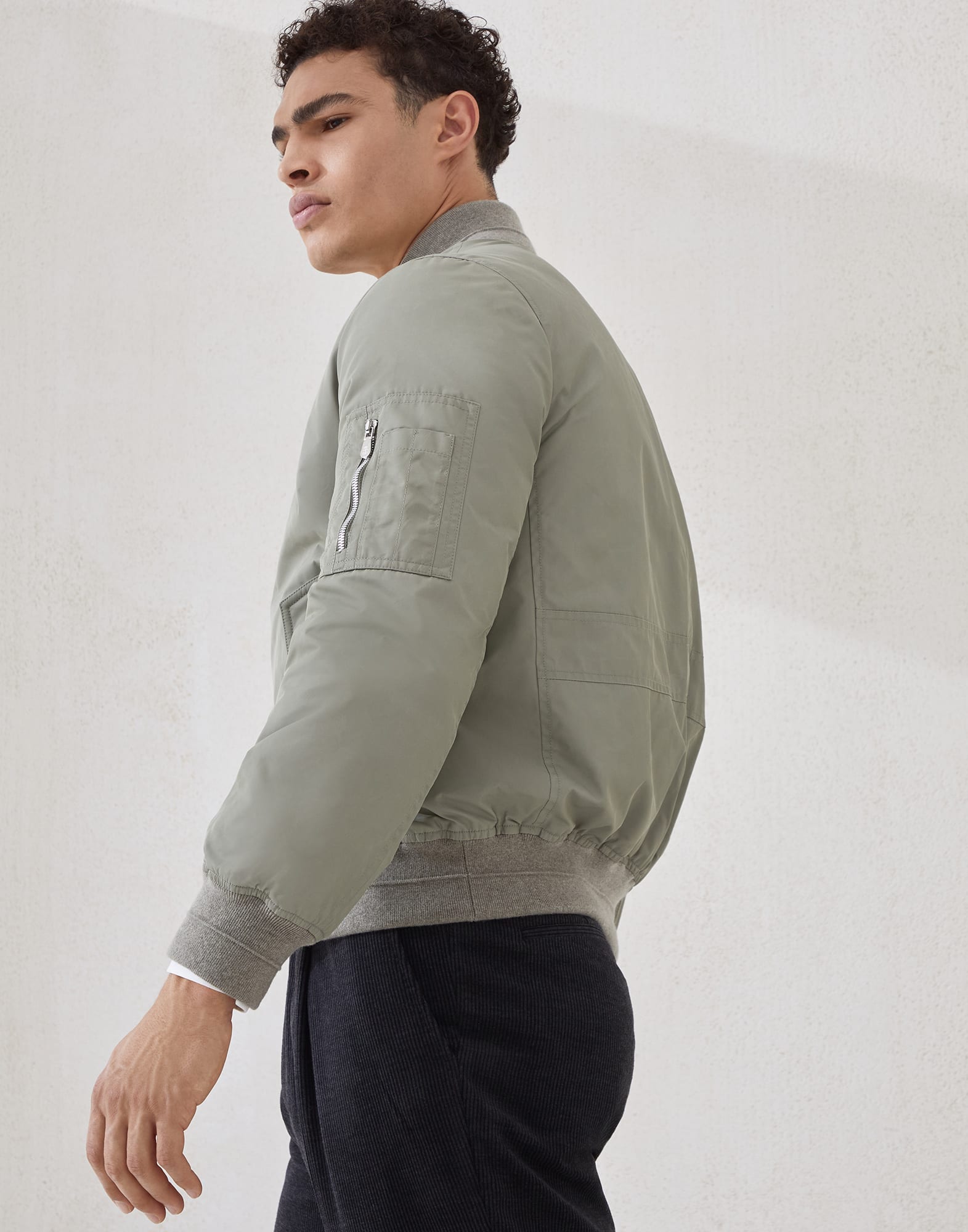 Bomber - Vista editorial - Ver pantalla completa