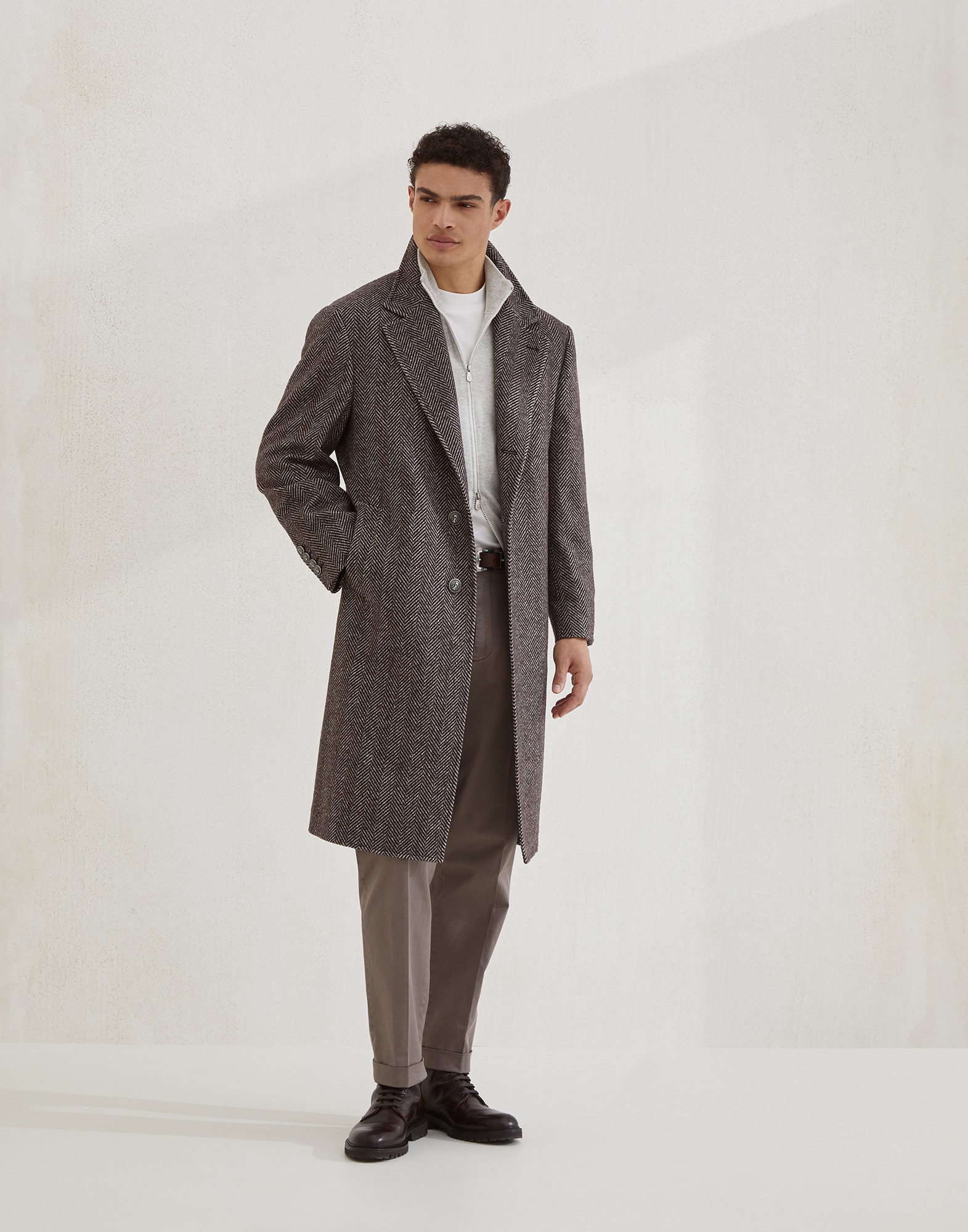 Pleated - Full look - View Full Screen