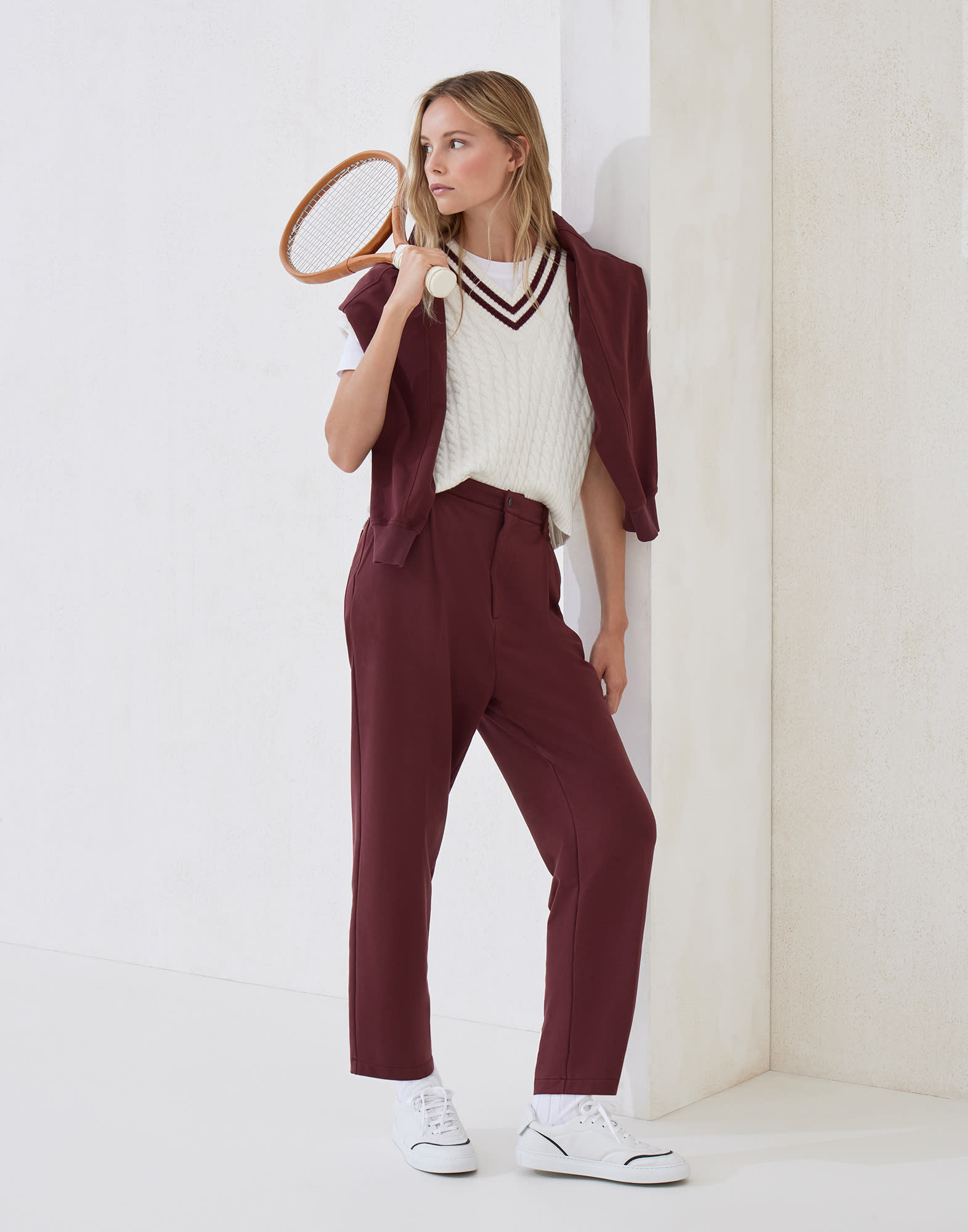 252WOUTFITCLUB2 image number 0