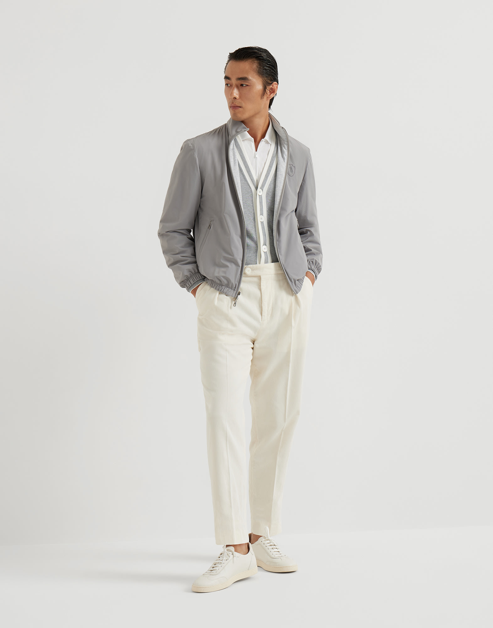 252MOUTFITGOLF1 image number 0