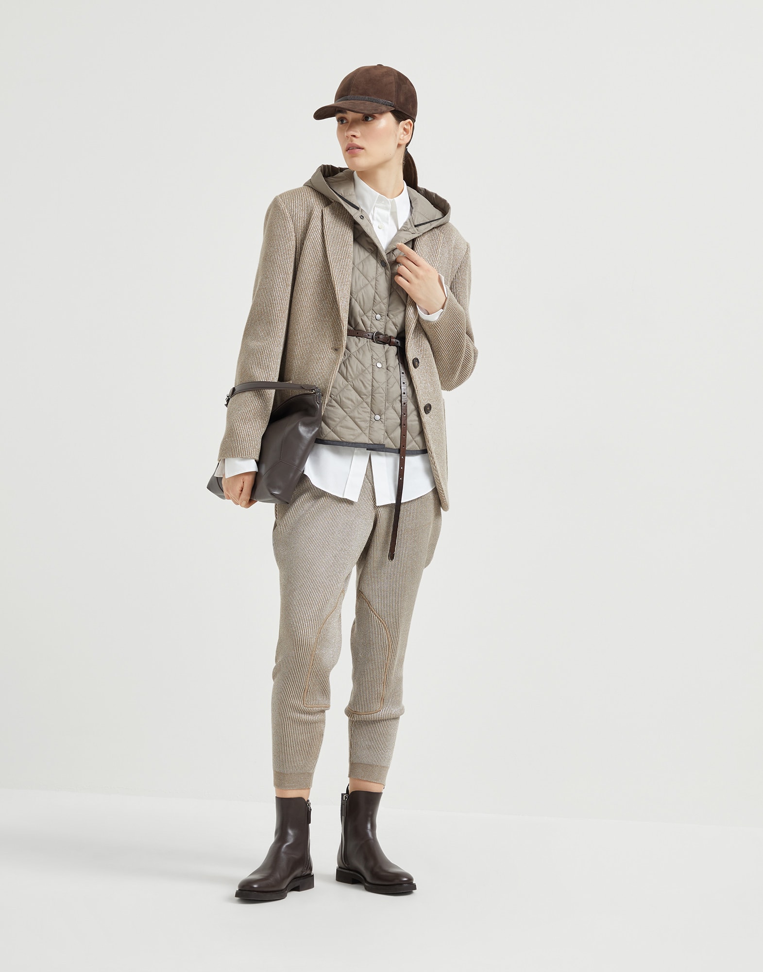 252WOUTFITCS92 image number 0