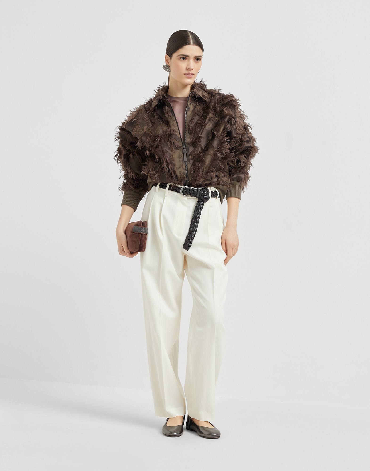 252WOUTFITCS107 image number 0