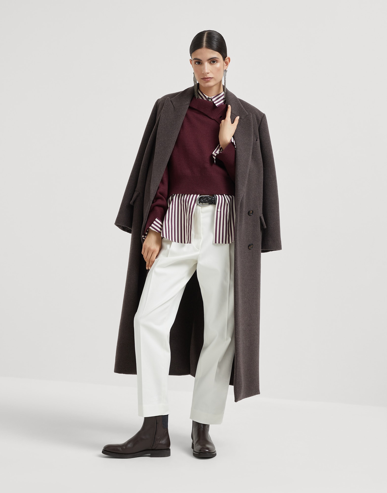 252WOUTFITCS72 image number 0