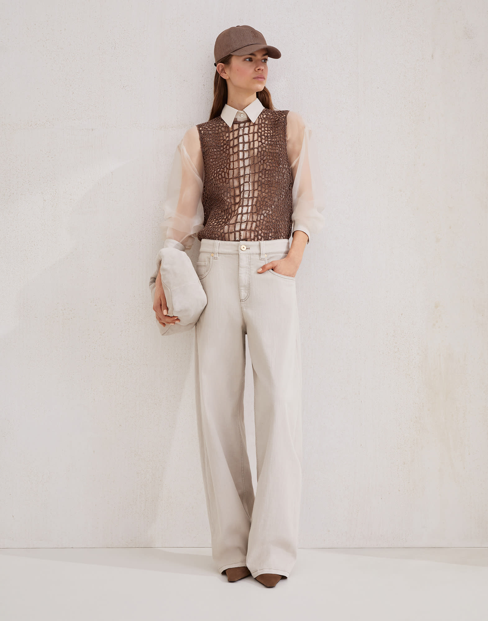 252WOUTFITCS128 image number 0