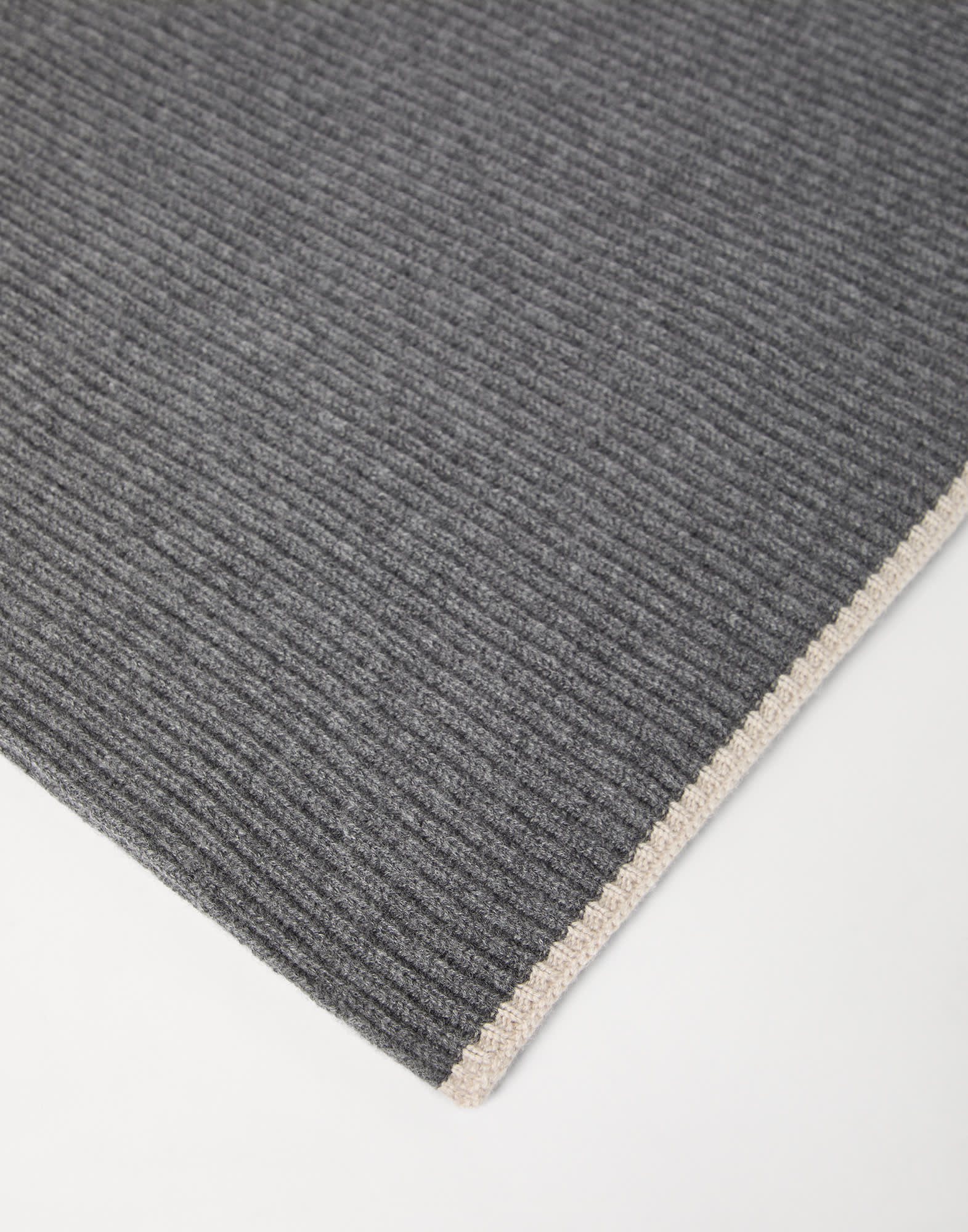 Patterned - Back view - View Full Screen