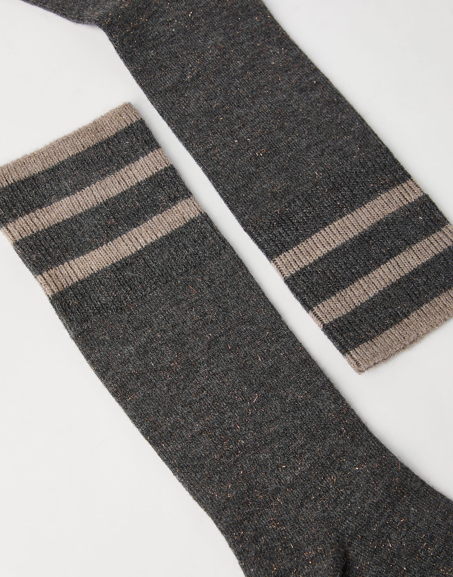 Носки - Вид сзади - Посмотреть во весь экран