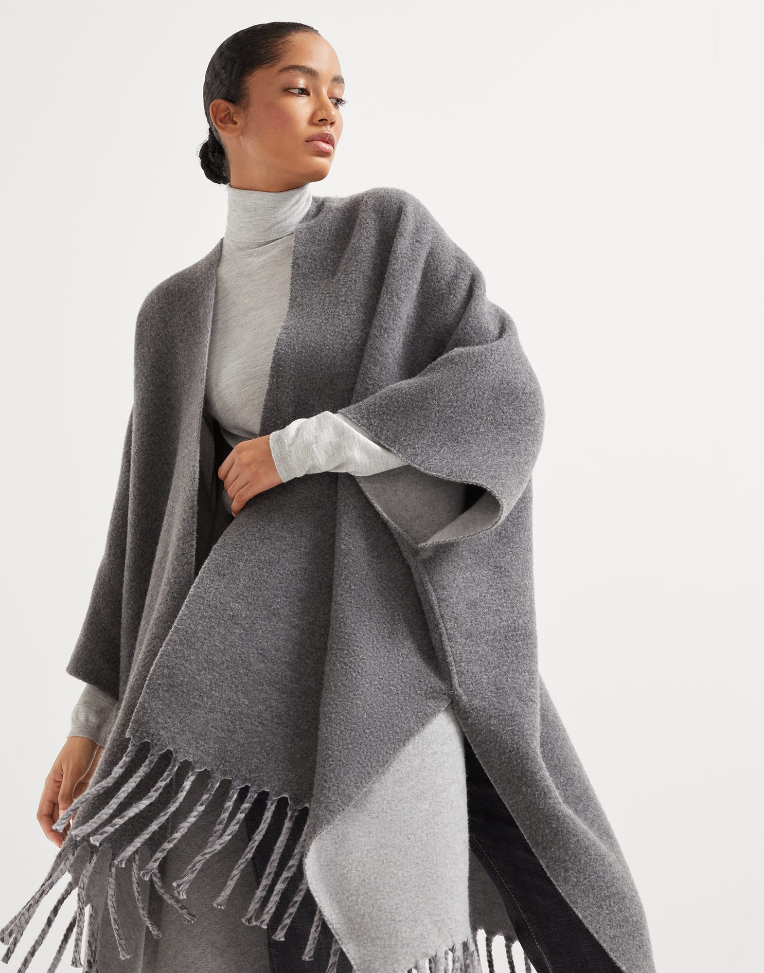 Knitted Poncho - Editorial view - View Full Screen