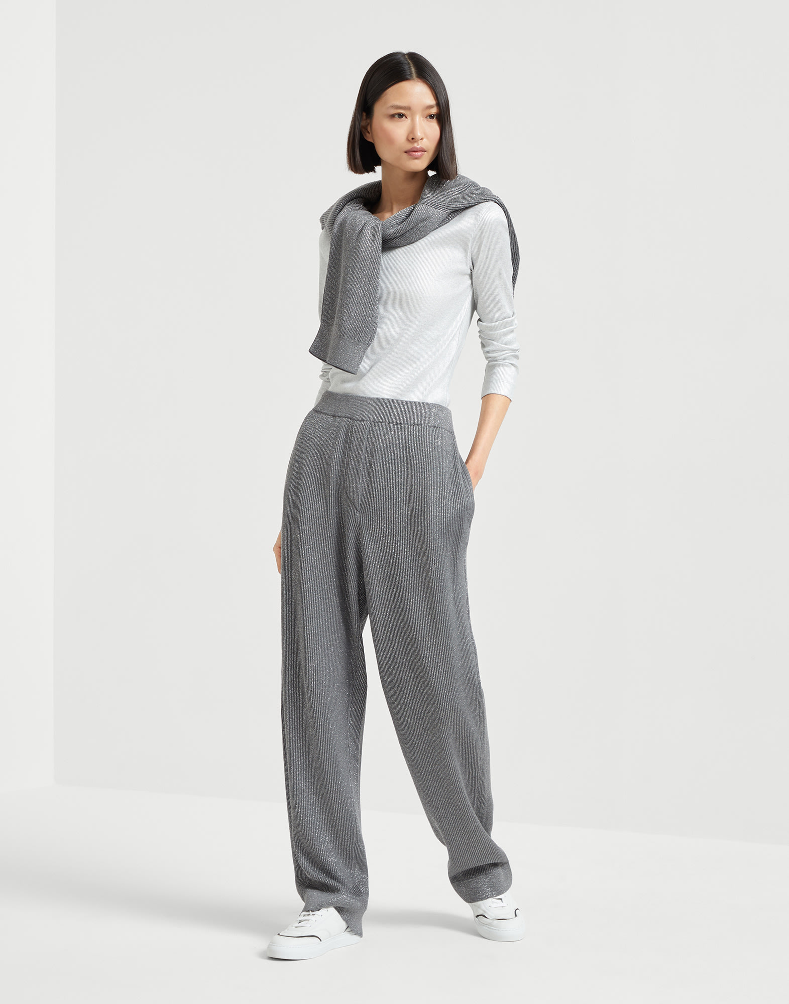 252WOUTFITCS228 image number 0