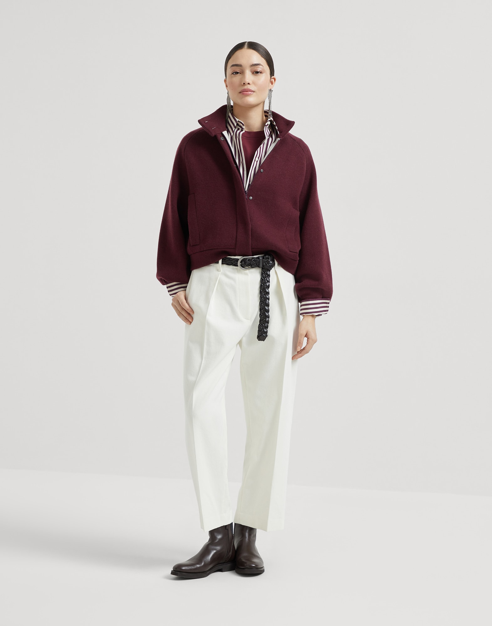 252WOUTFITCS58 image number 0