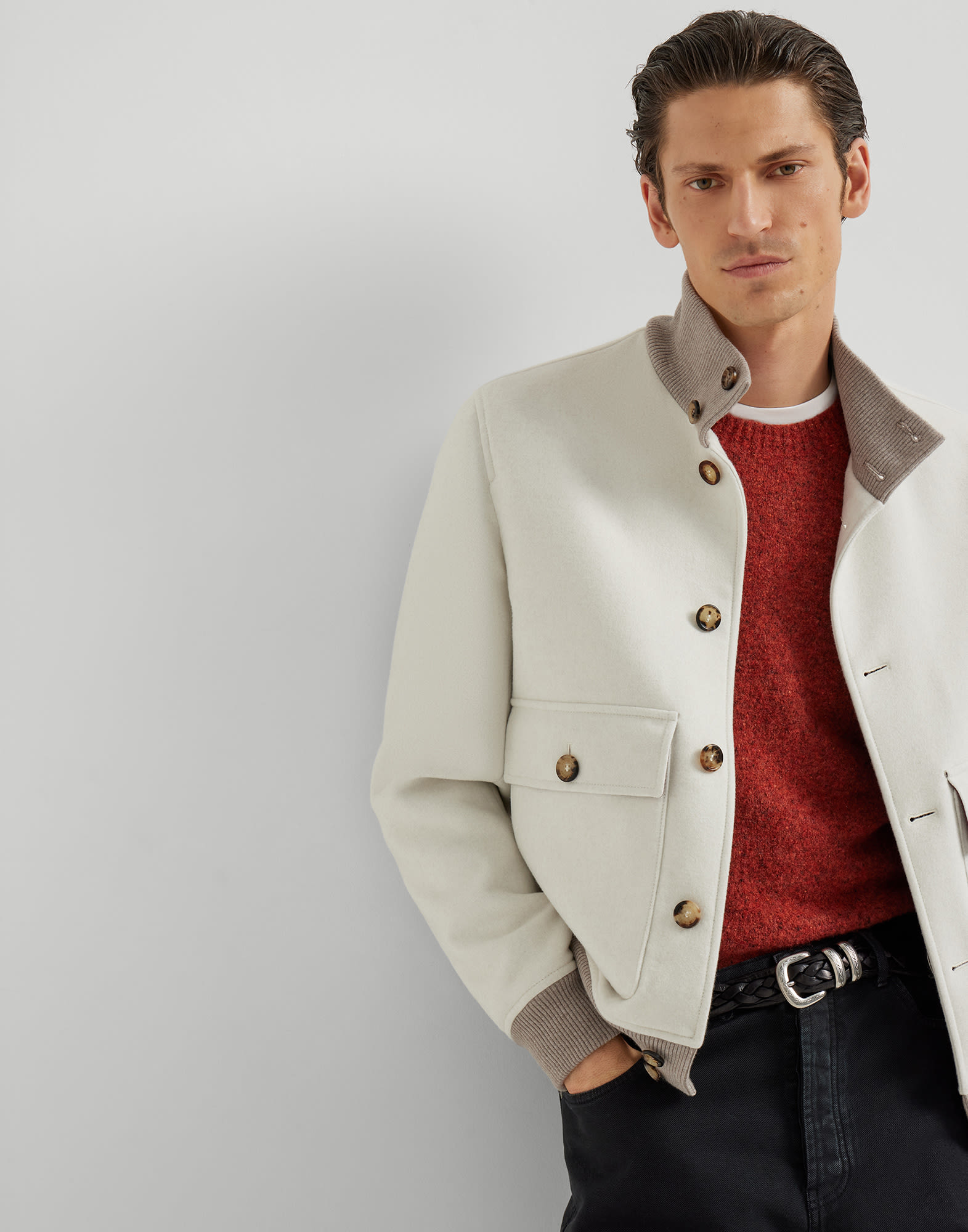 飞行夹克 - 小编视角 - 正面观看 - 全屏观看