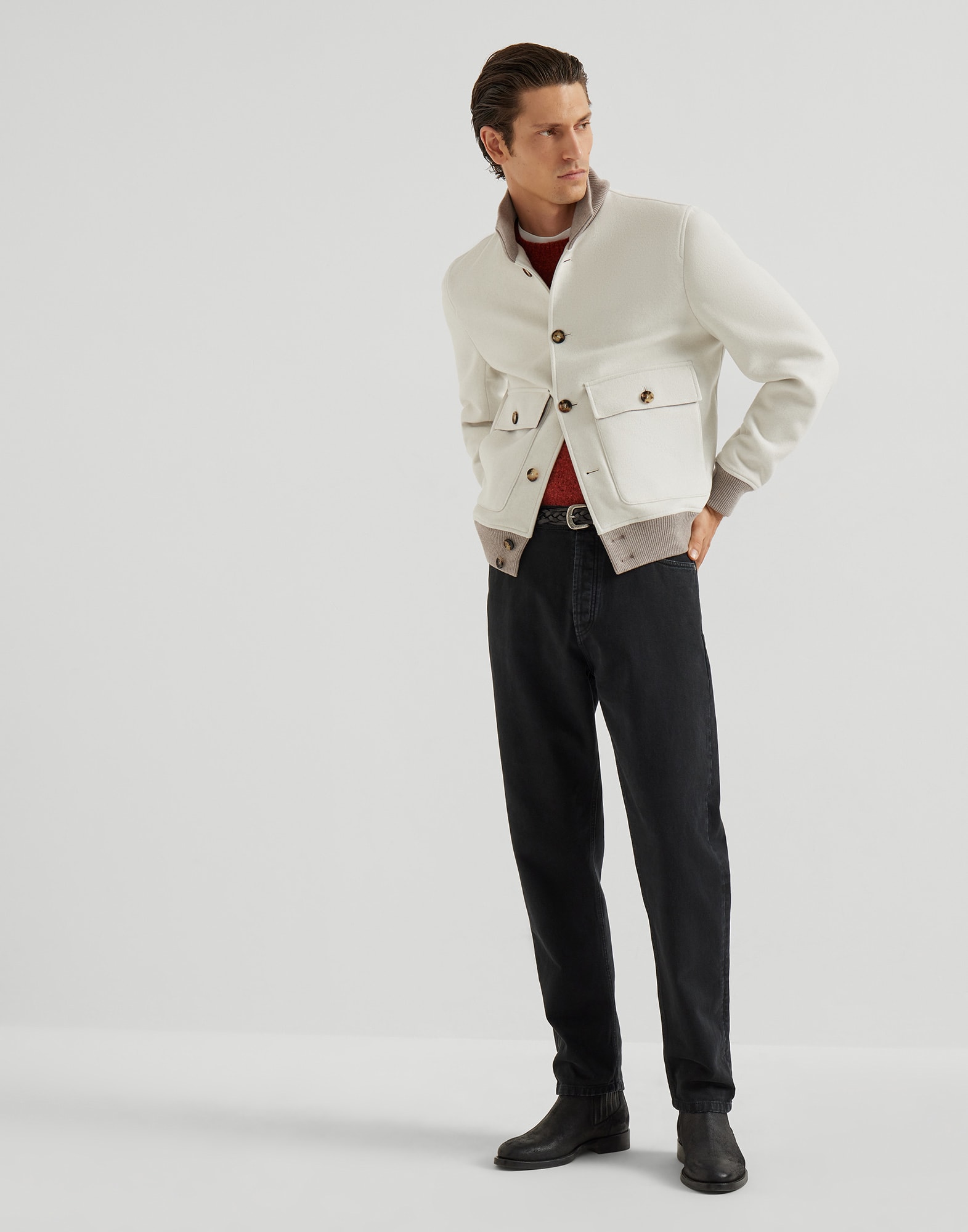 飞行夹克 - 全身视角 - 正面观看 - 全屏观看