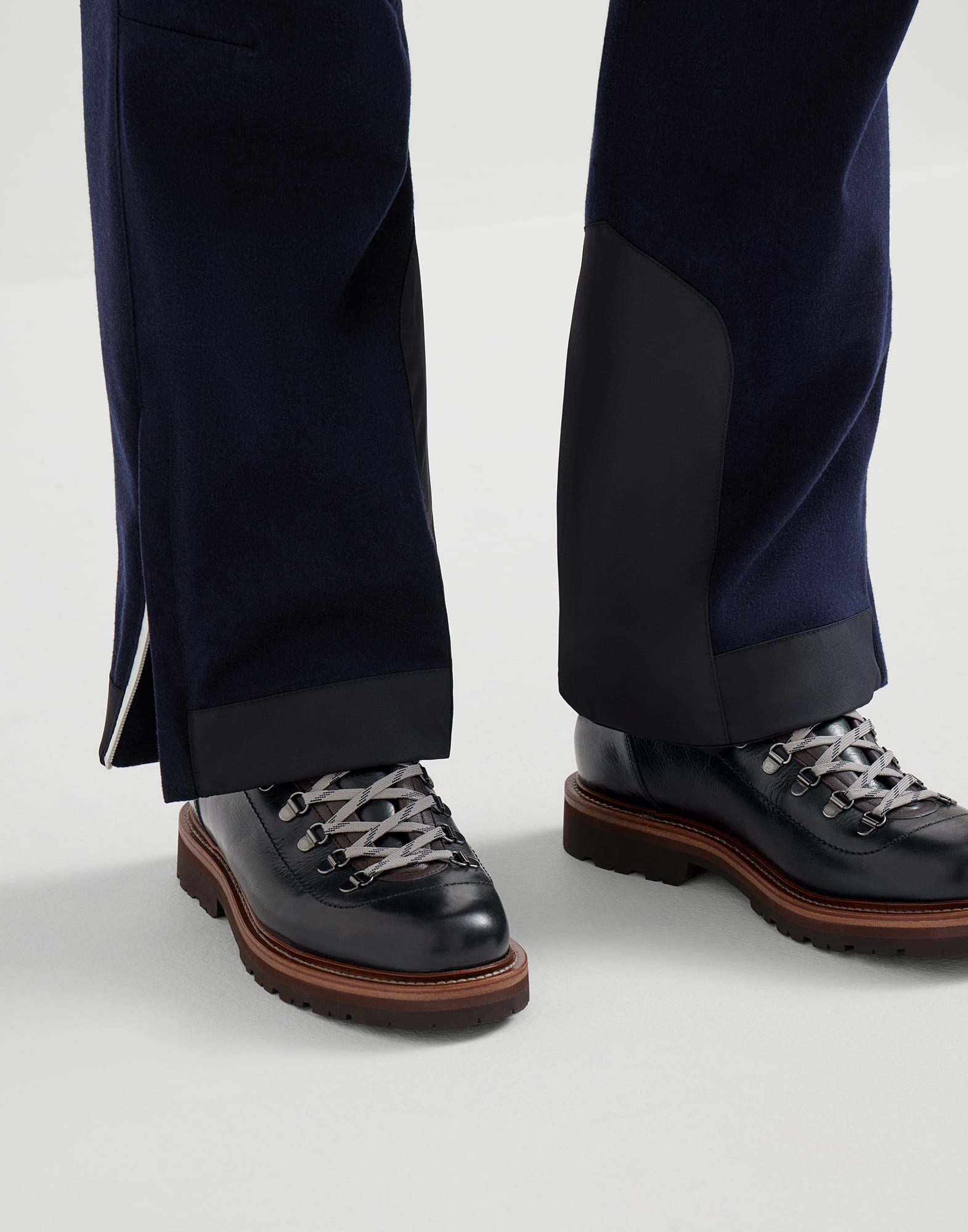 户外徒步鞋 - 小编视角 - 正面观看 - 全屏观看