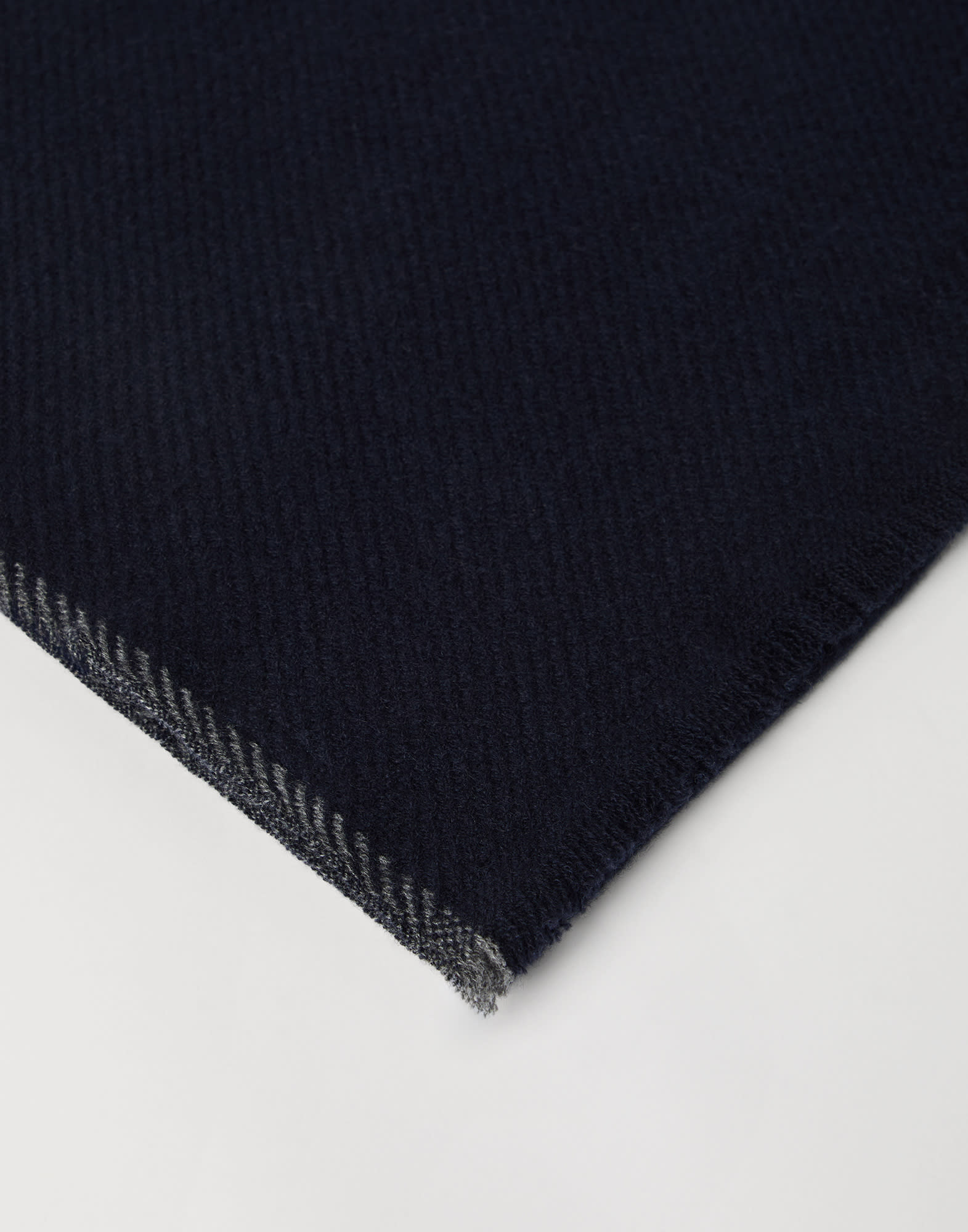 Однотонные - Вид сзади - Посмотреть во весь экран