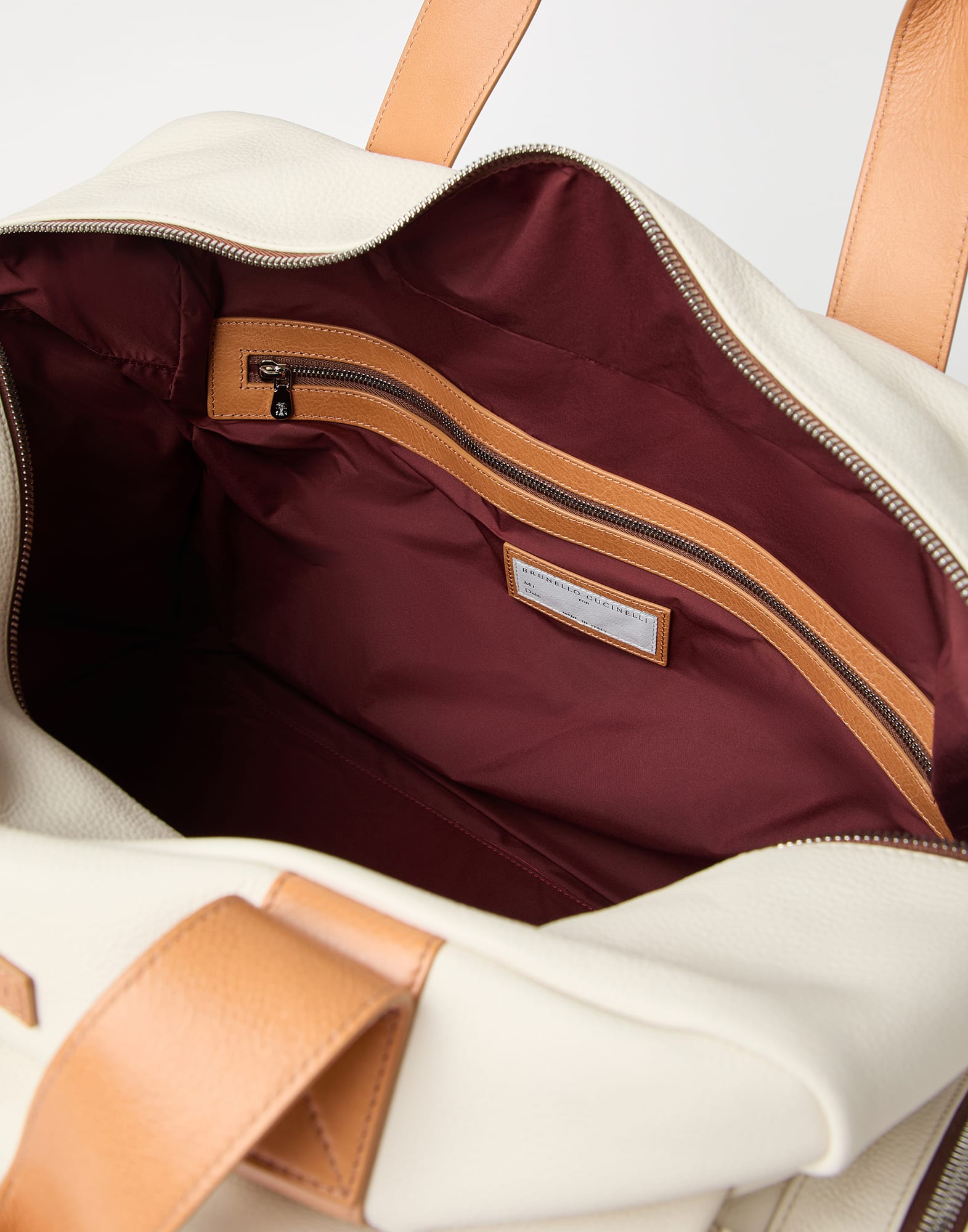 Travel Bag - Full look - View Full Screen