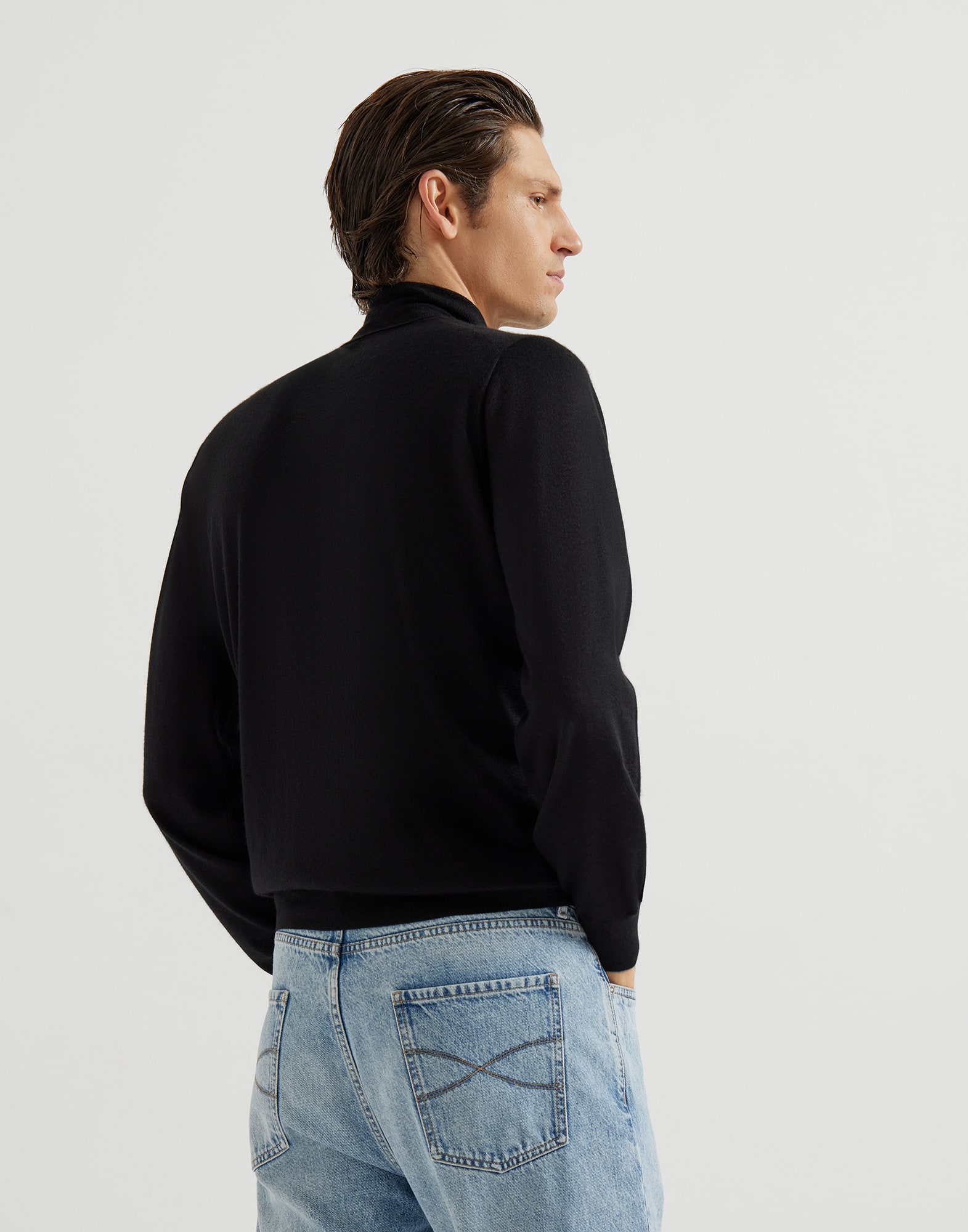 Turtleneck - Back view - View Full Screen