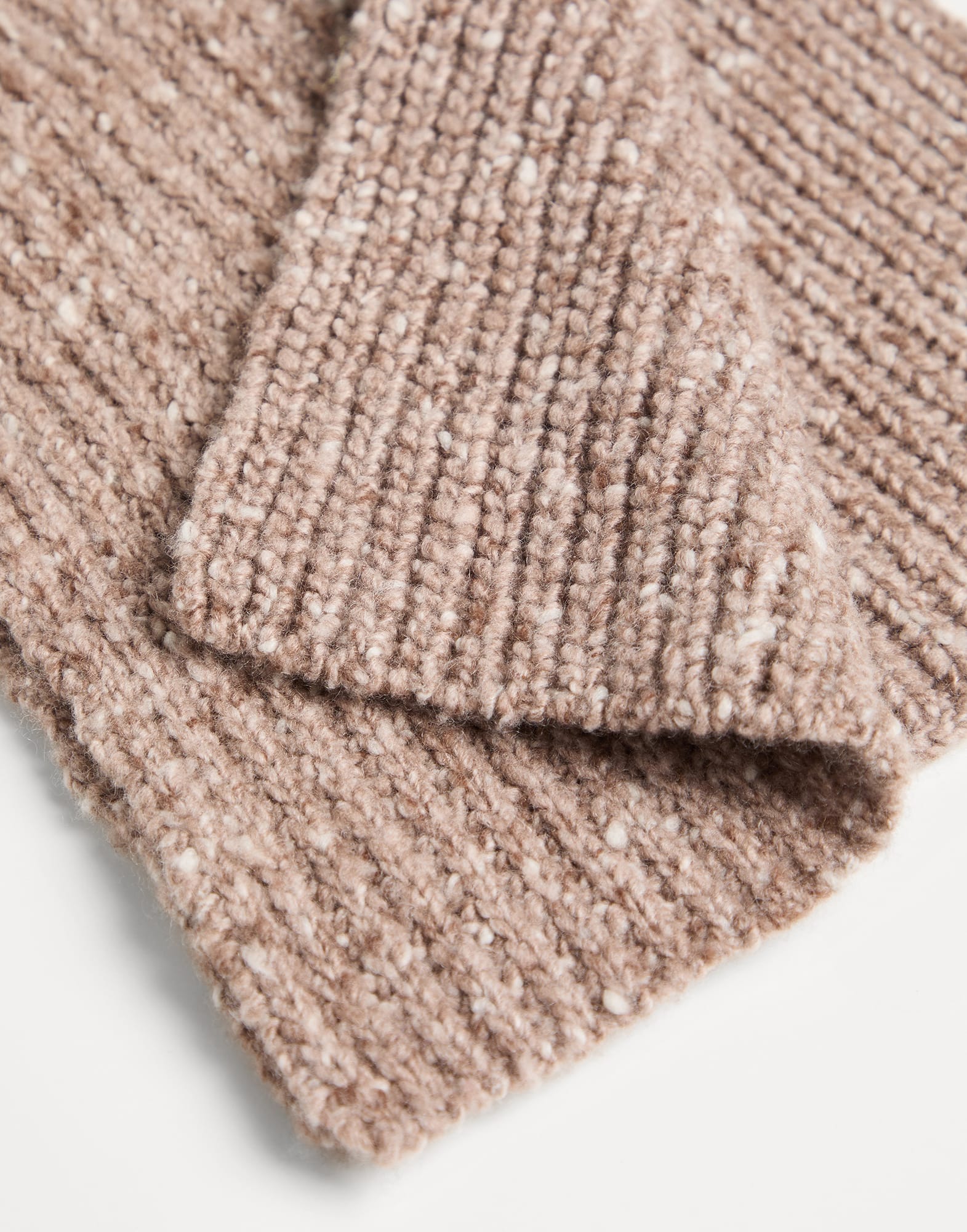 手套和围巾 - 细节视角 - 正面观看 - 全屏观看