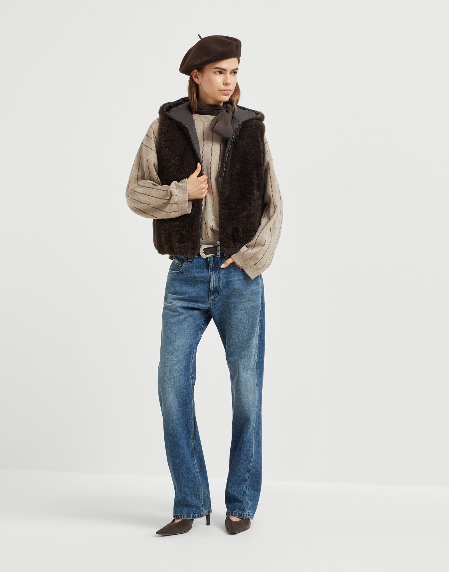 252WOUTFITCS136 image number 0