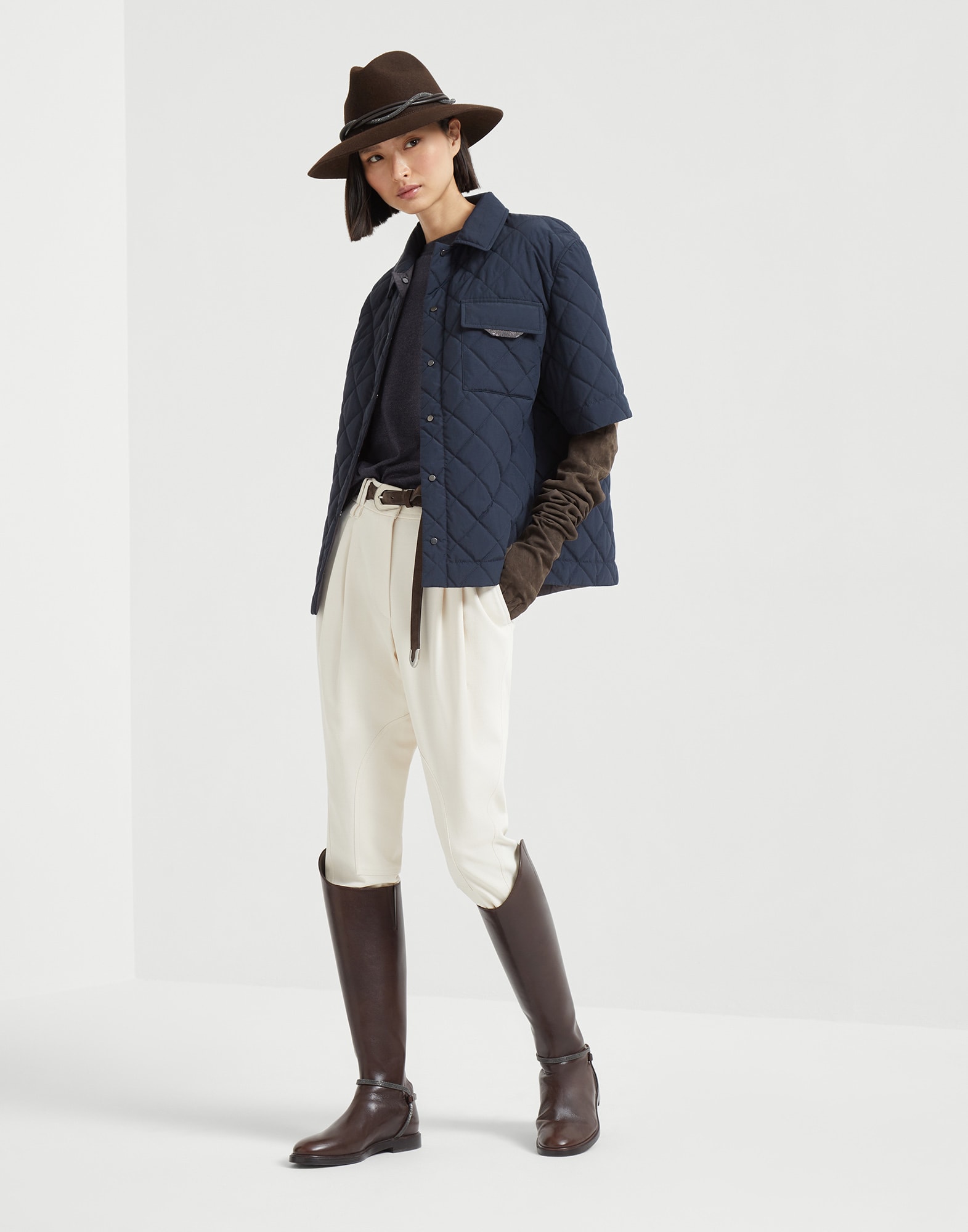 252WOUTFITCS229 image number 0