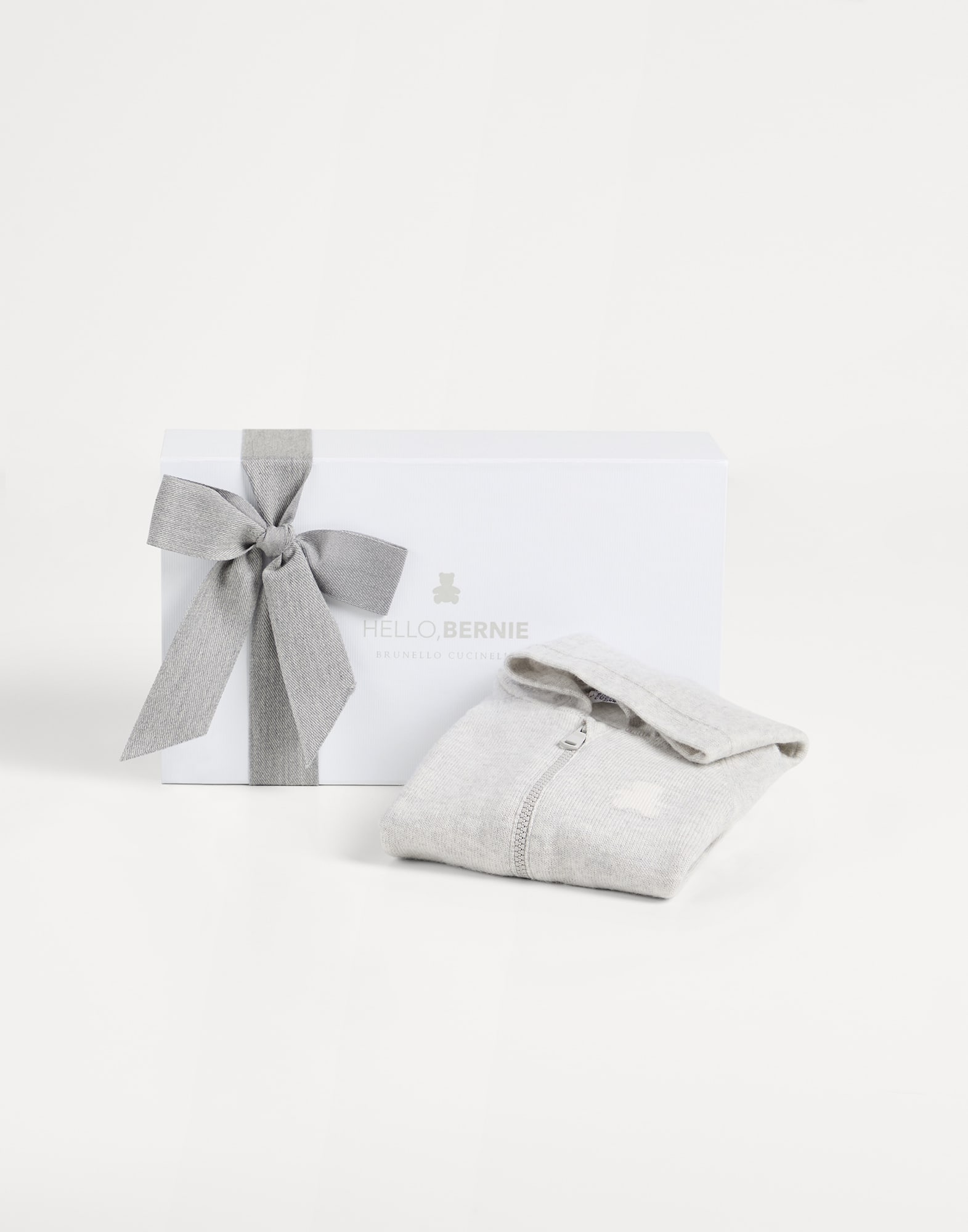 Topwear - Full look - View Full Screen