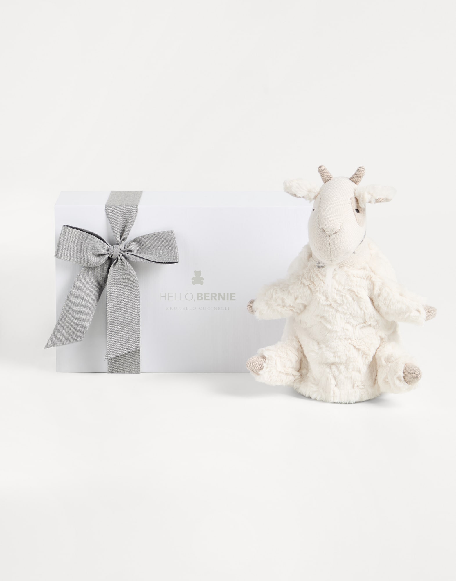 手偶 - 全身视角 - 正面观看 - 全屏观看