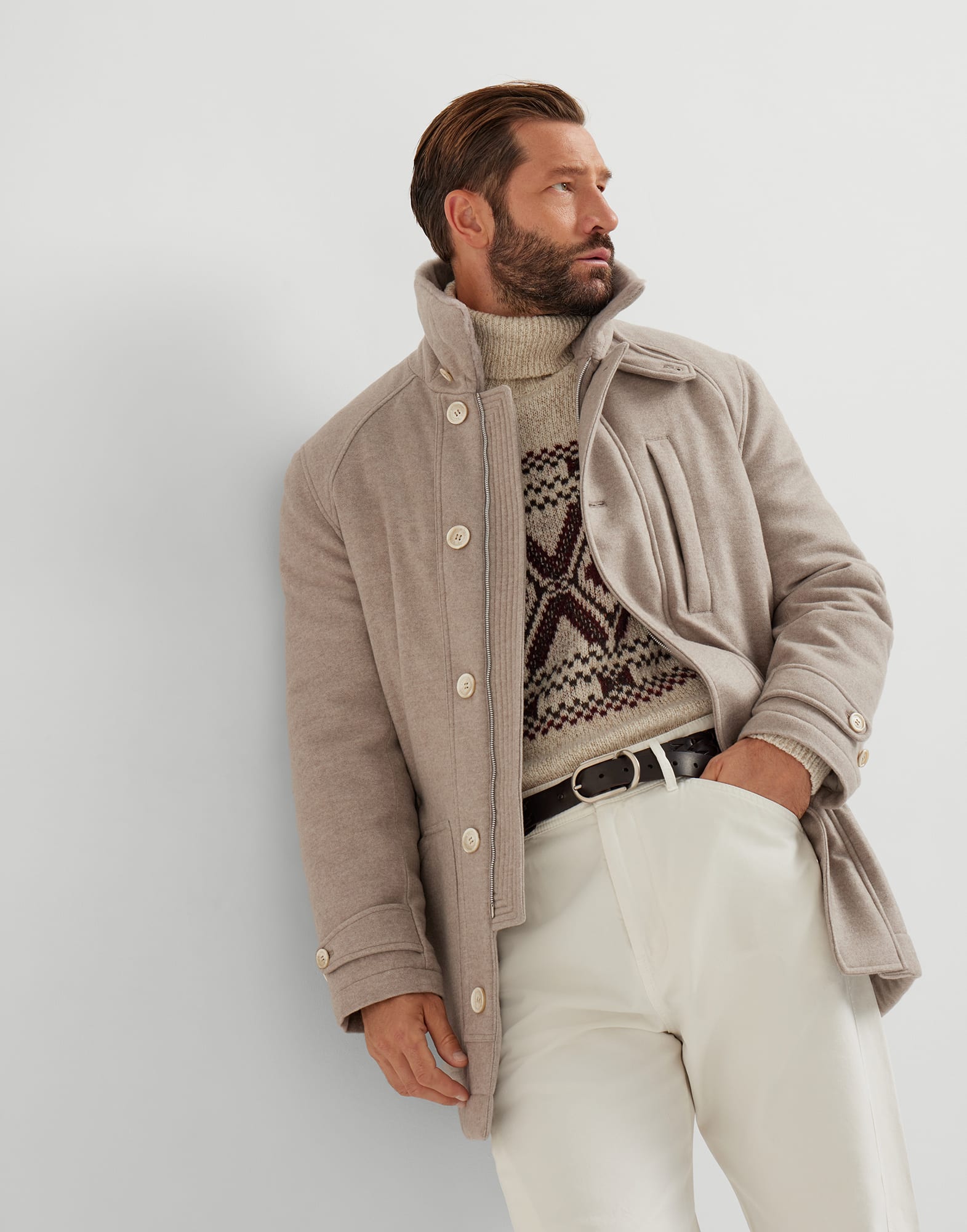 军装风格大衣 - 小编视角 - 正面观看 - 全屏观看